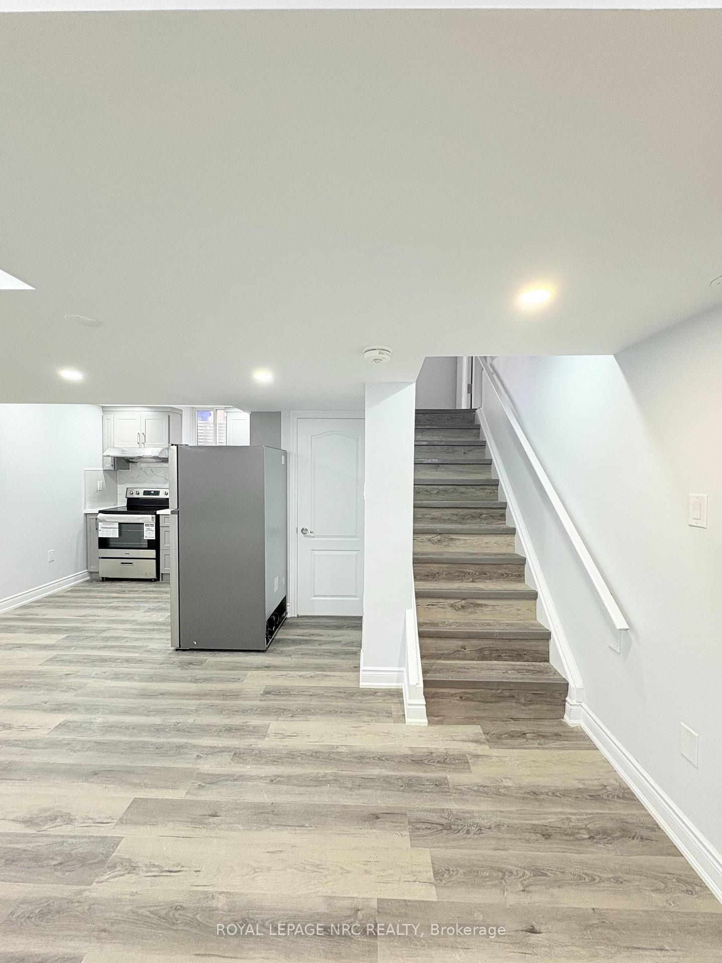 Photo 11 of Unit Basement, 11 Meadow Wood Crescent, Hamilton, Stoney Creek — HOMEH