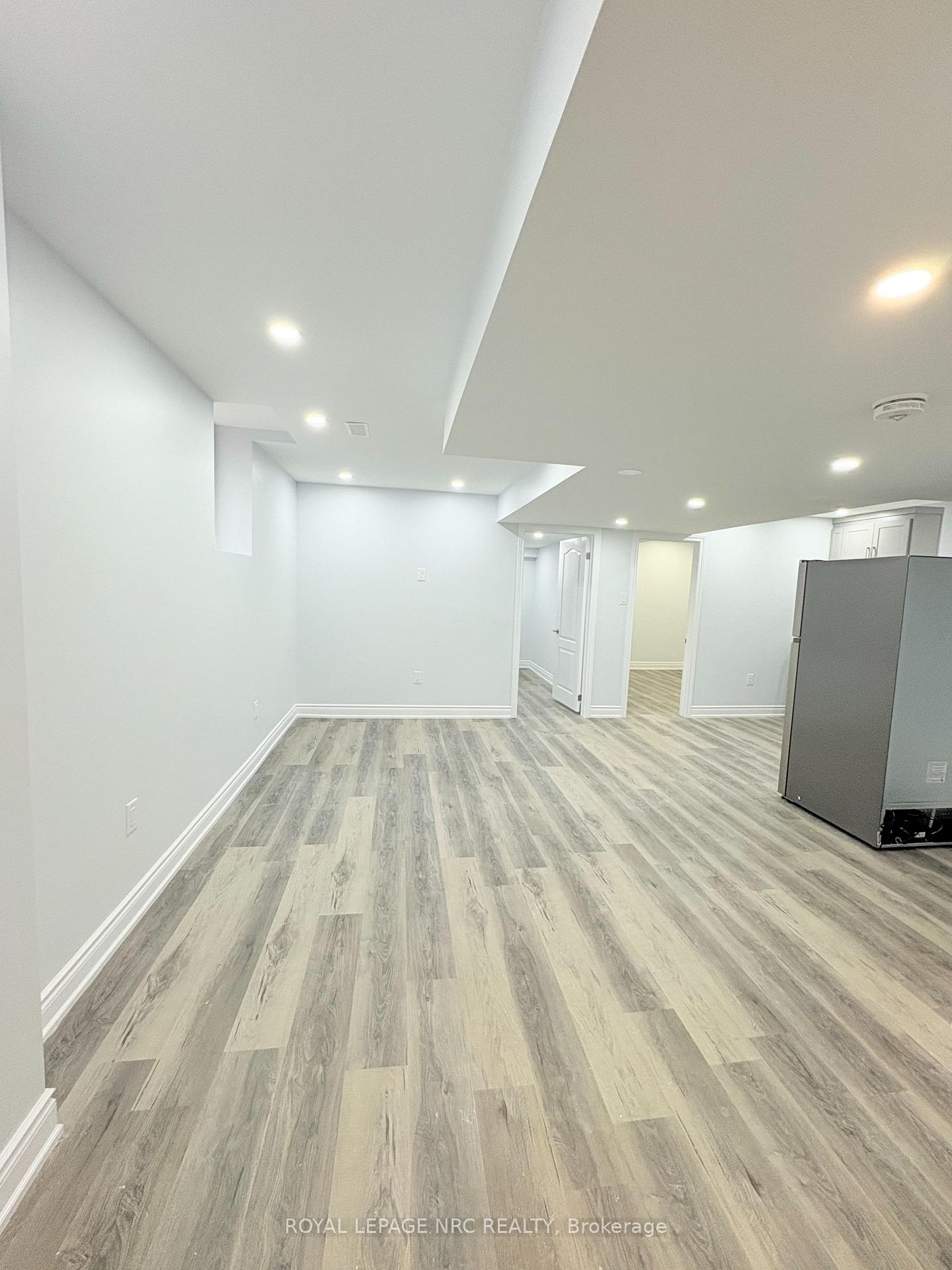 Photo 16 of Unit Basement, 11 Meadow Wood Crescent, Hamilton, Stoney Creek — HOMEH