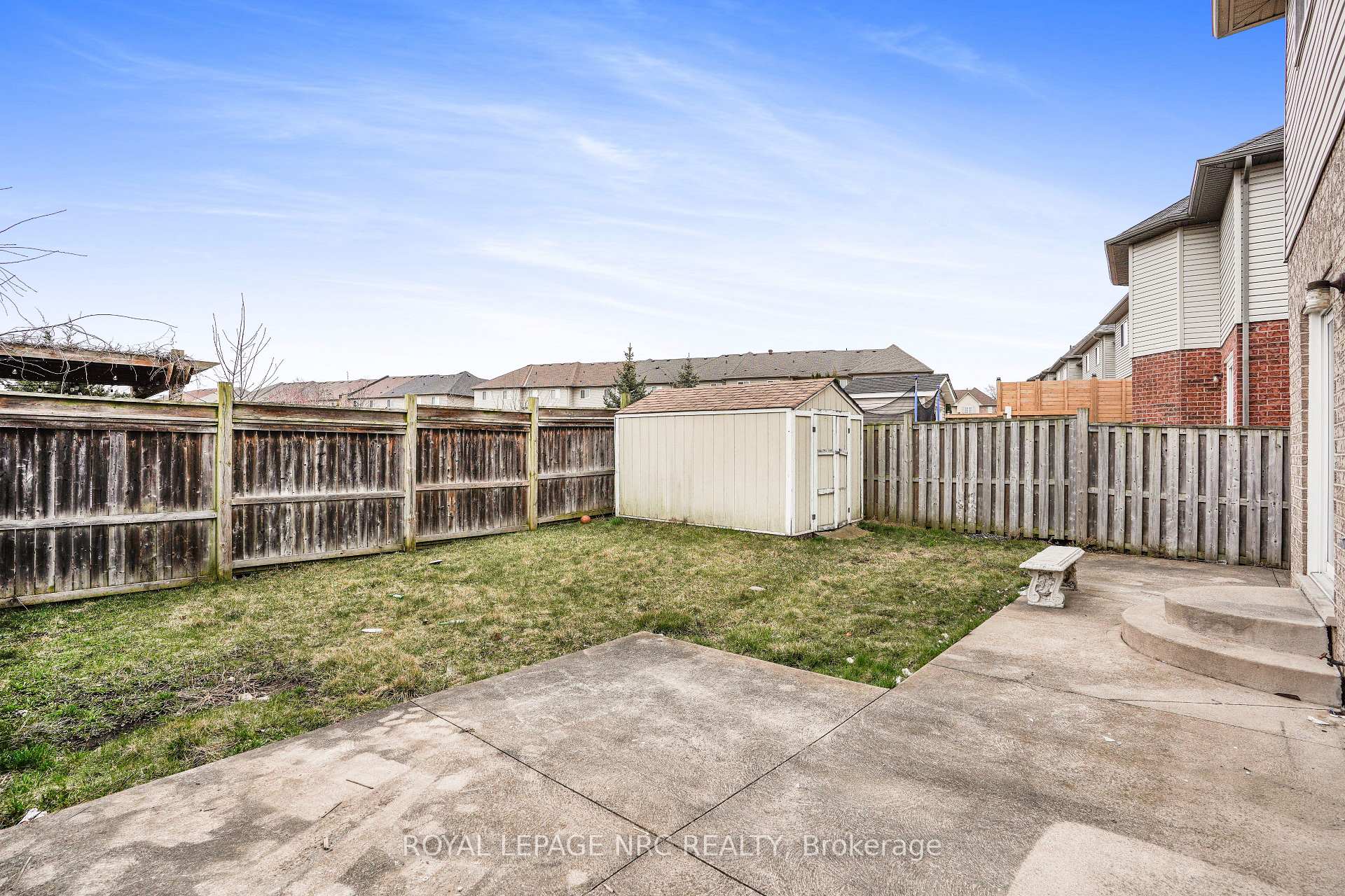 Photo 20 of Unit Basement, 11 Meadow Wood Crescent, Hamilton, Stoney Creek — HOMEH