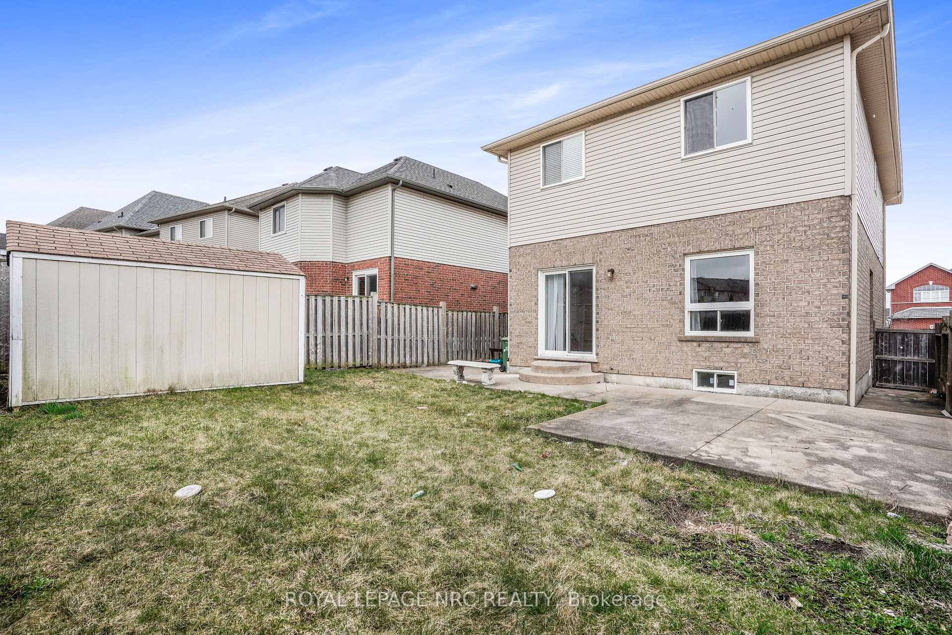 Photo 21 of Unit Basement, 11 Meadow Wood Crescent, Hamilton, Stoney Creek — HOMEH