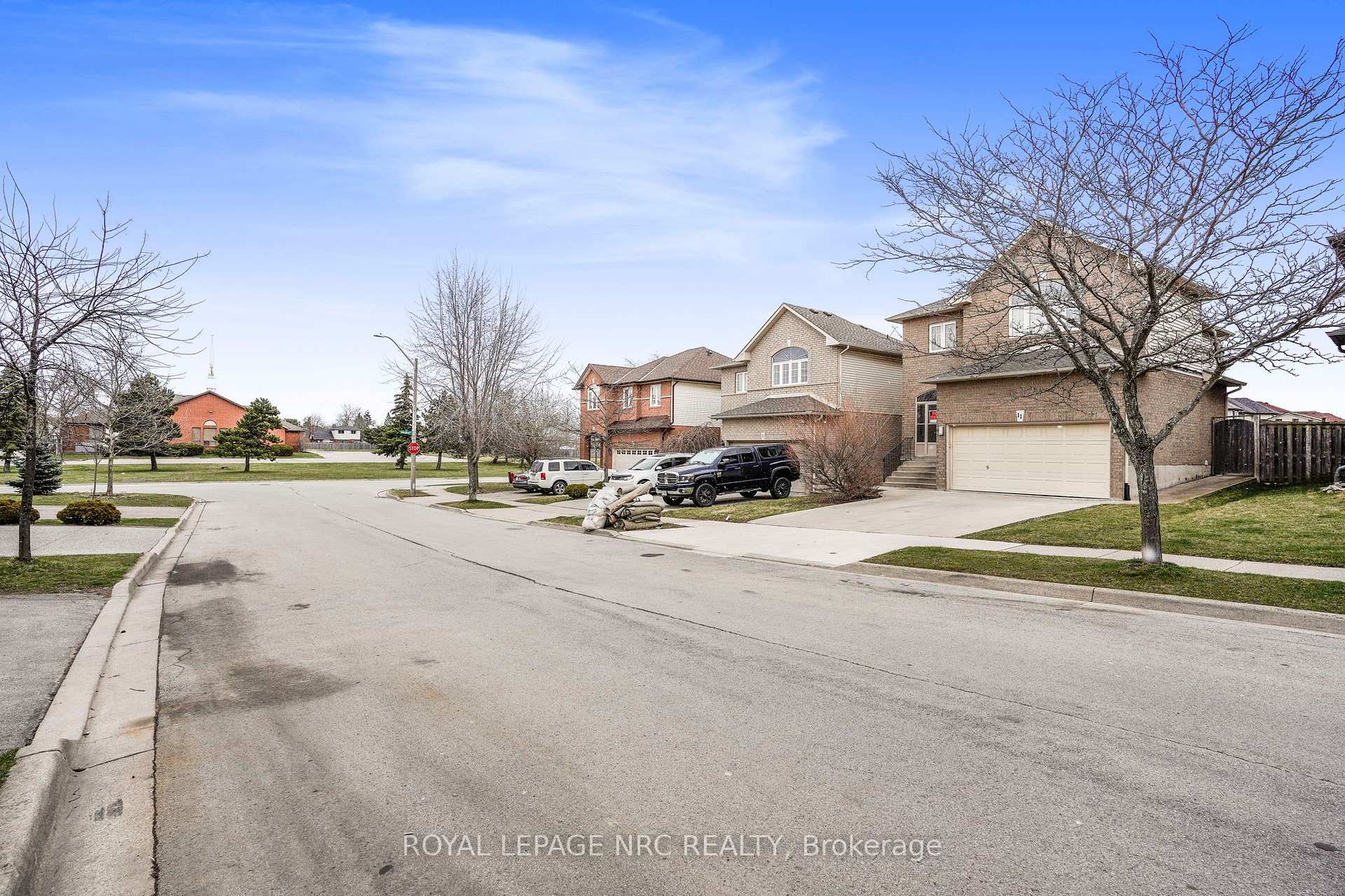 Photo 23 of Unit Basement, 11 Meadow Wood Crescent, Hamilton, Stoney Creek — HOMEH