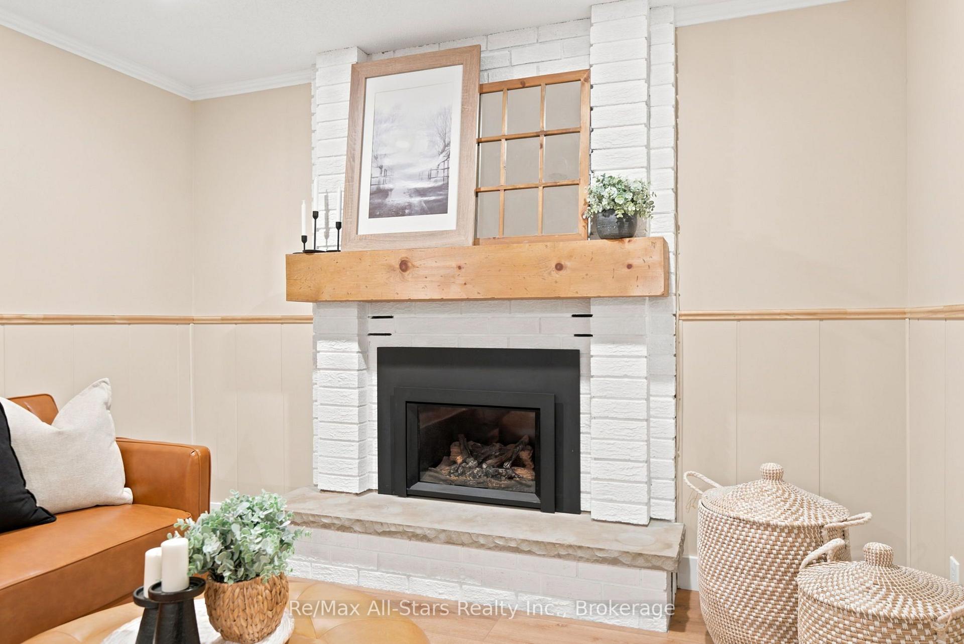 Photo 5 of 29 Applewood Crescent, Scugog, Port Perry — HOMEH