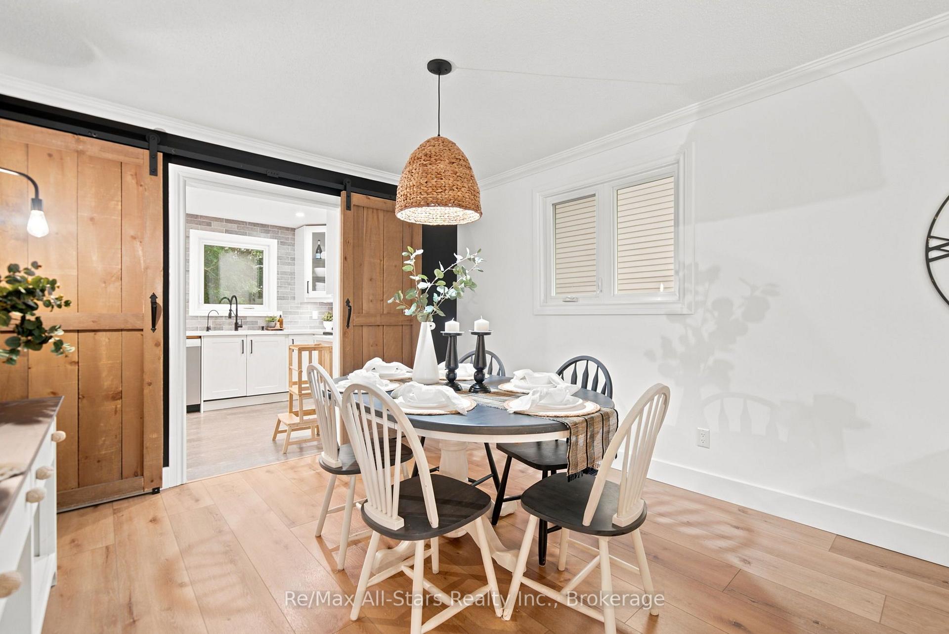 Photo 11 of 29 Applewood Crescent, Scugog, Port Perry — HOMEH