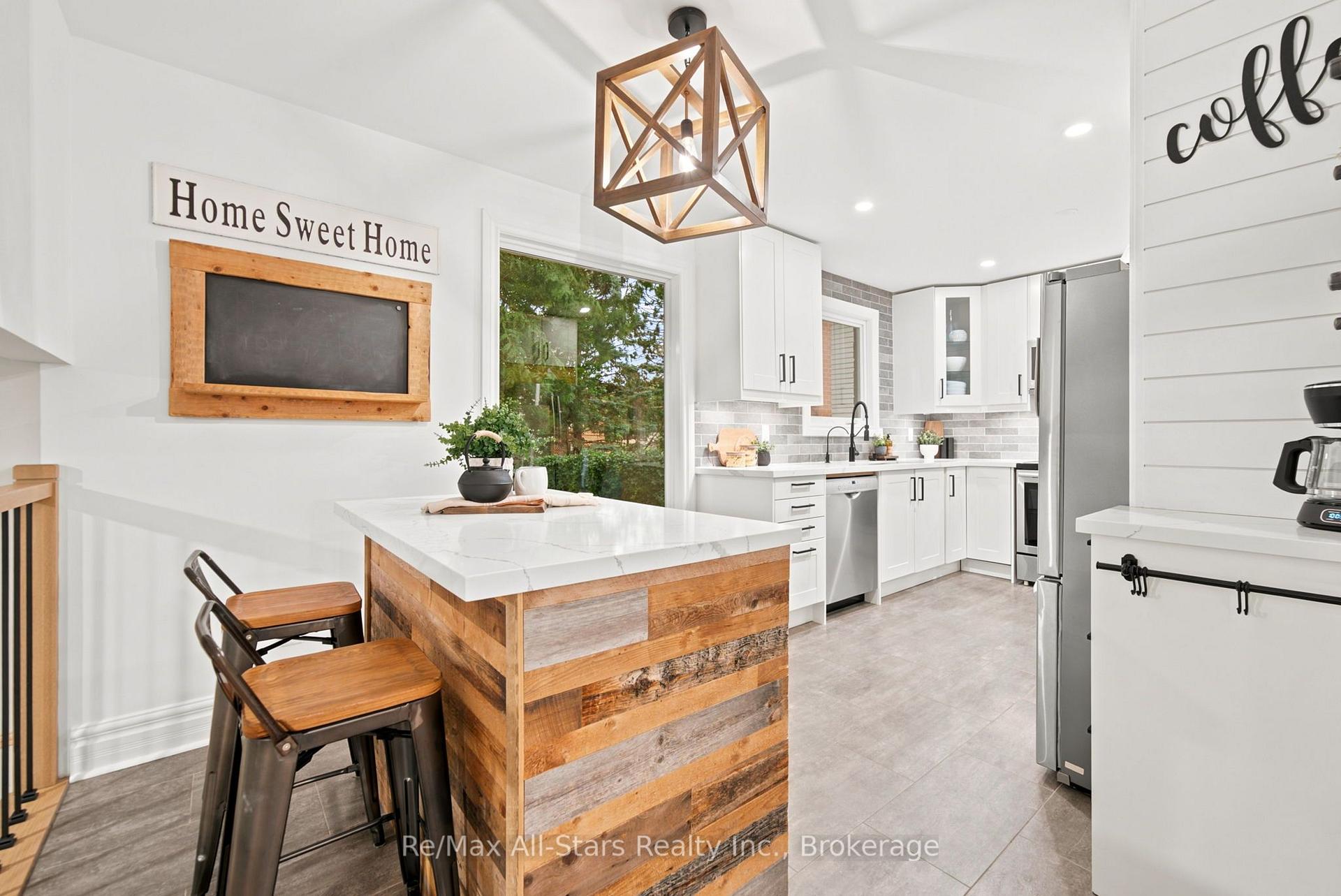 Photo 13 of 29 Applewood Crescent, Scugog, Port Perry — HOMEH