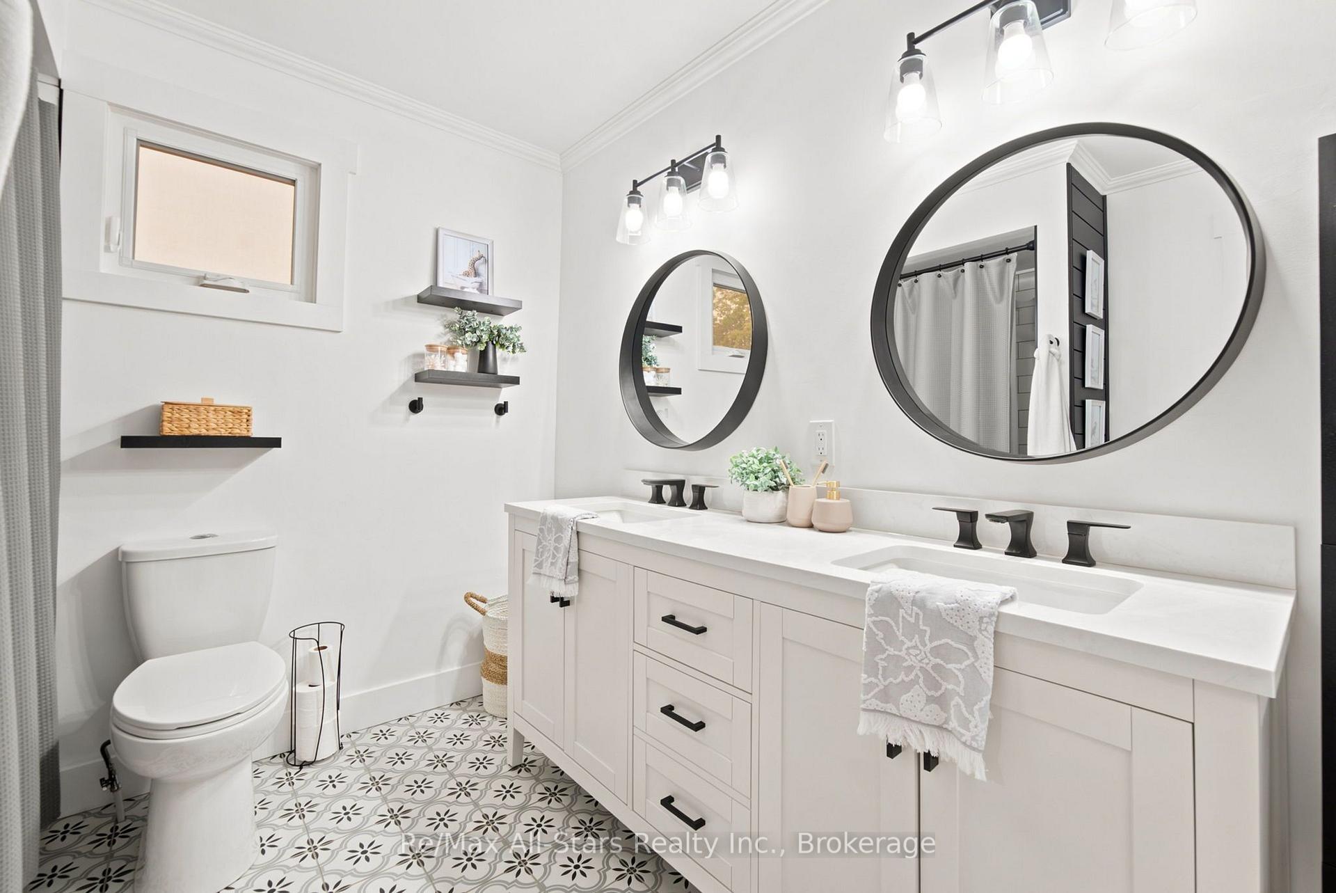 Photo 21 of 29 Applewood Crescent, Scugog, Port Perry — HOMEH