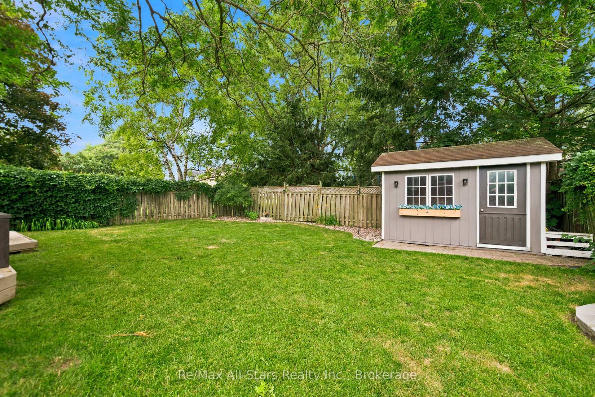 Photo 30 of 29 Applewood Crescent, Scugog, Port Perry — HOMEH