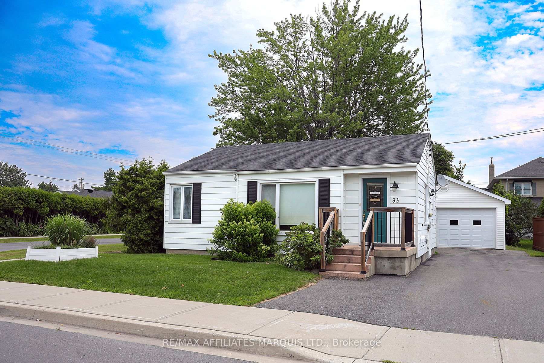 Front of 33 Ontario Street