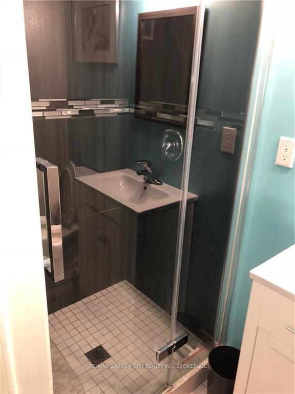 Photo 15 of 29 St. Hilda'S Court, St. Catharines, Haig — HOMEH