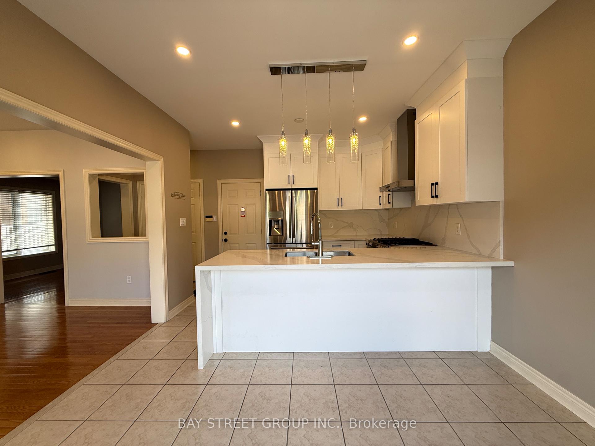 Photo 9 of 54 Earl Stewart Drive, Aurora, Bayview Wellington — HOMEH