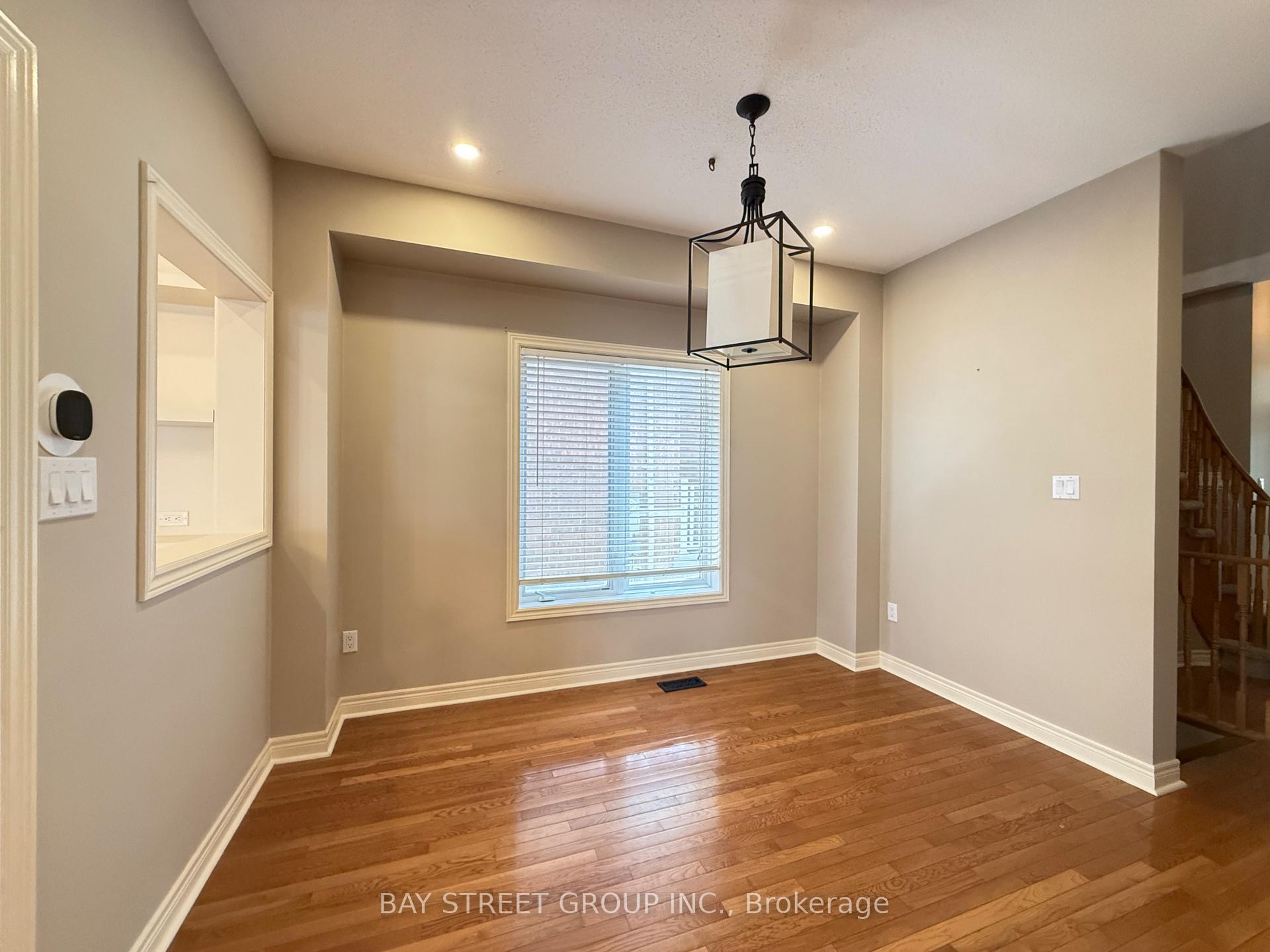 Photo 13 of 54 Earl Stewart Drive, Aurora, Bayview Wellington — HOMEH