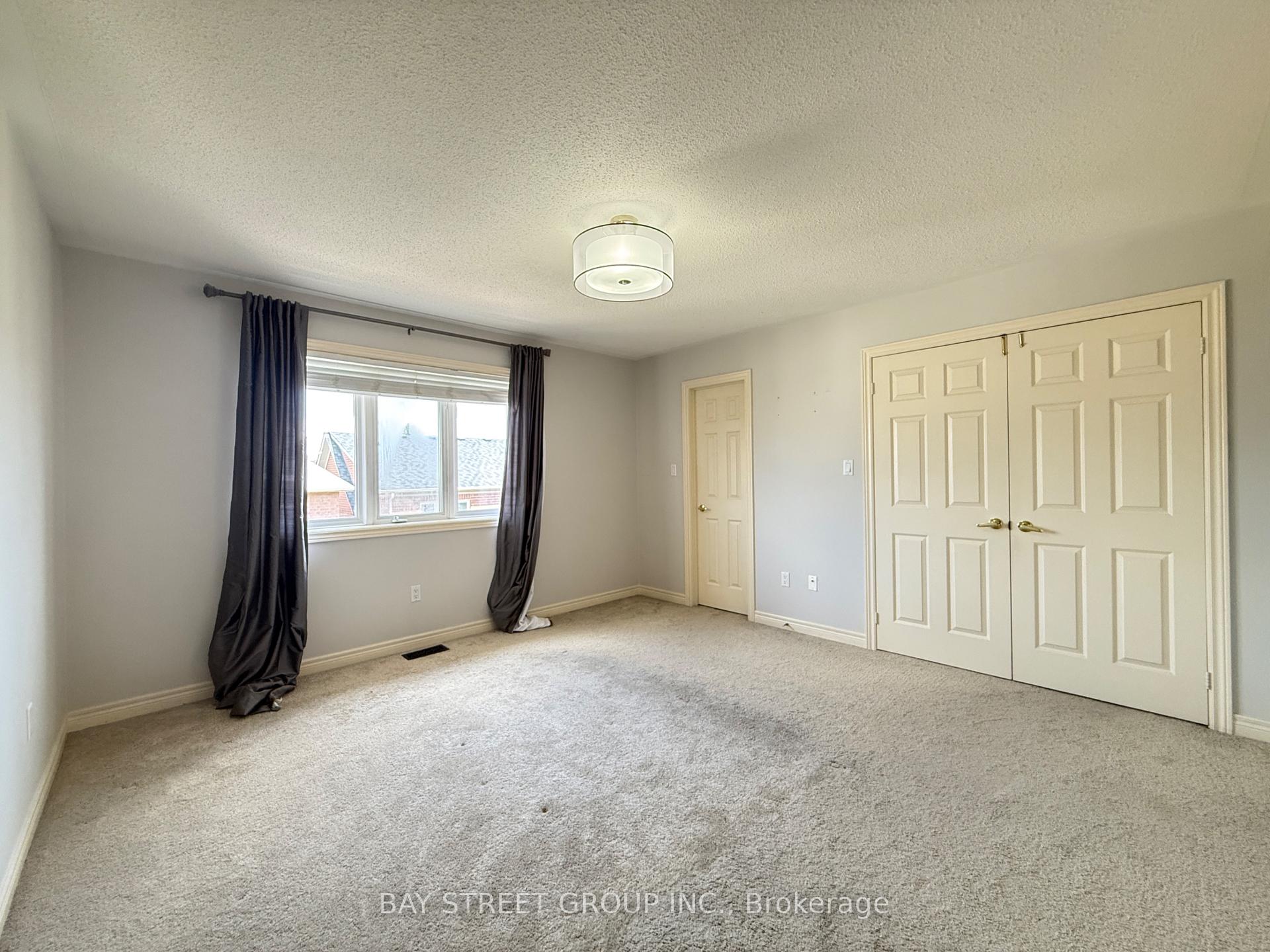 Photo 15 of 54 Earl Stewart Drive, Aurora, Bayview Wellington — HOMEH