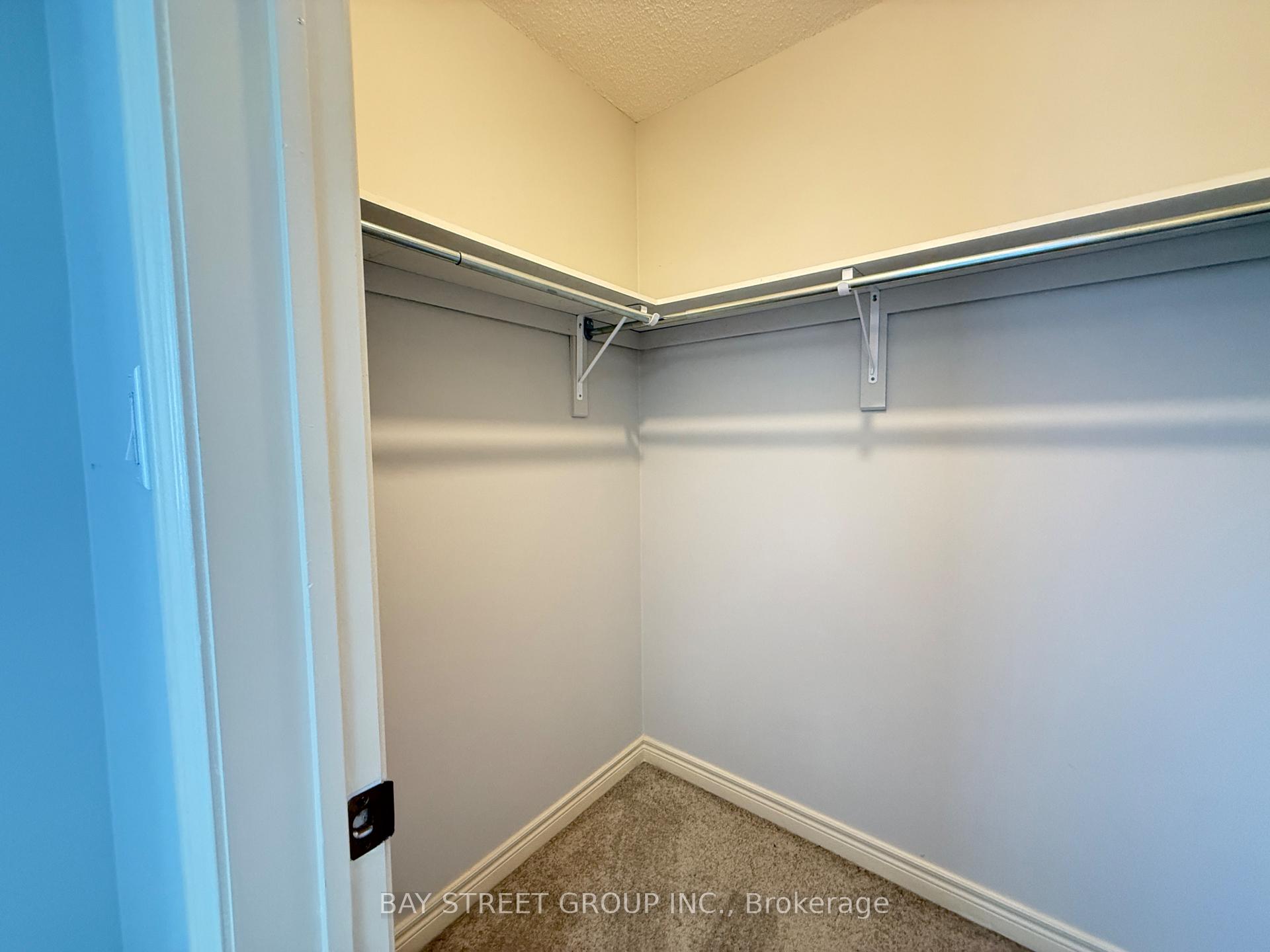 Photo 17 of 54 Earl Stewart Drive, Aurora, Bayview Wellington — HOMEH