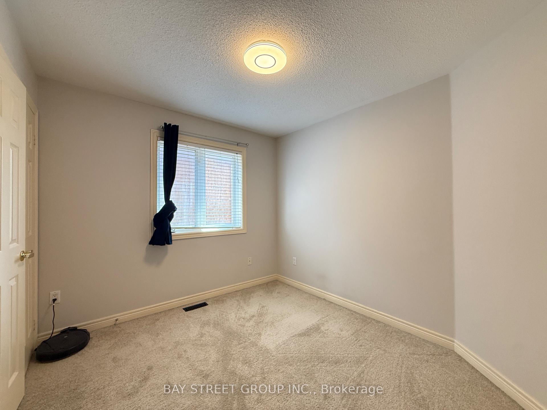 Photo 20 of 54 Earl Stewart Drive, Aurora, Bayview Wellington — HOMEH