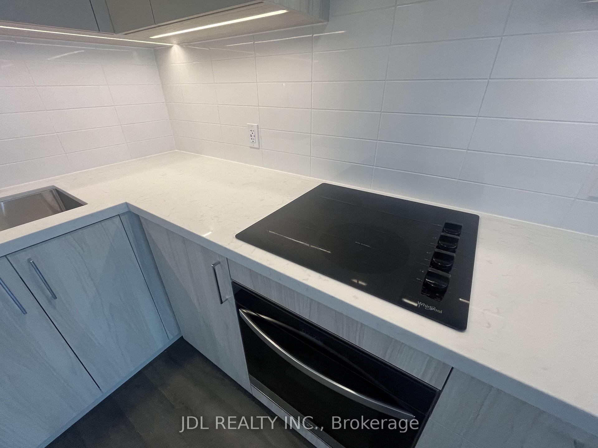 Photo 4 of 21 Meadowdale Road, Vaughan, Vaughan Corporate Centre — HOMEH