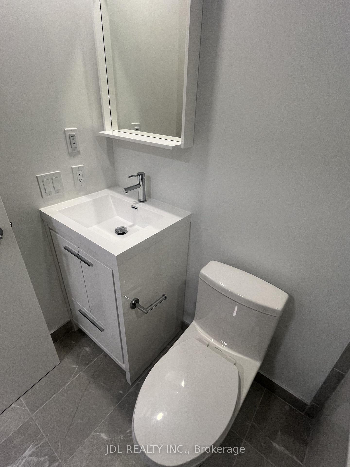 Photo 10 of 21 Meadowdale Road, Vaughan, Vaughan Corporate Centre — HOMEH