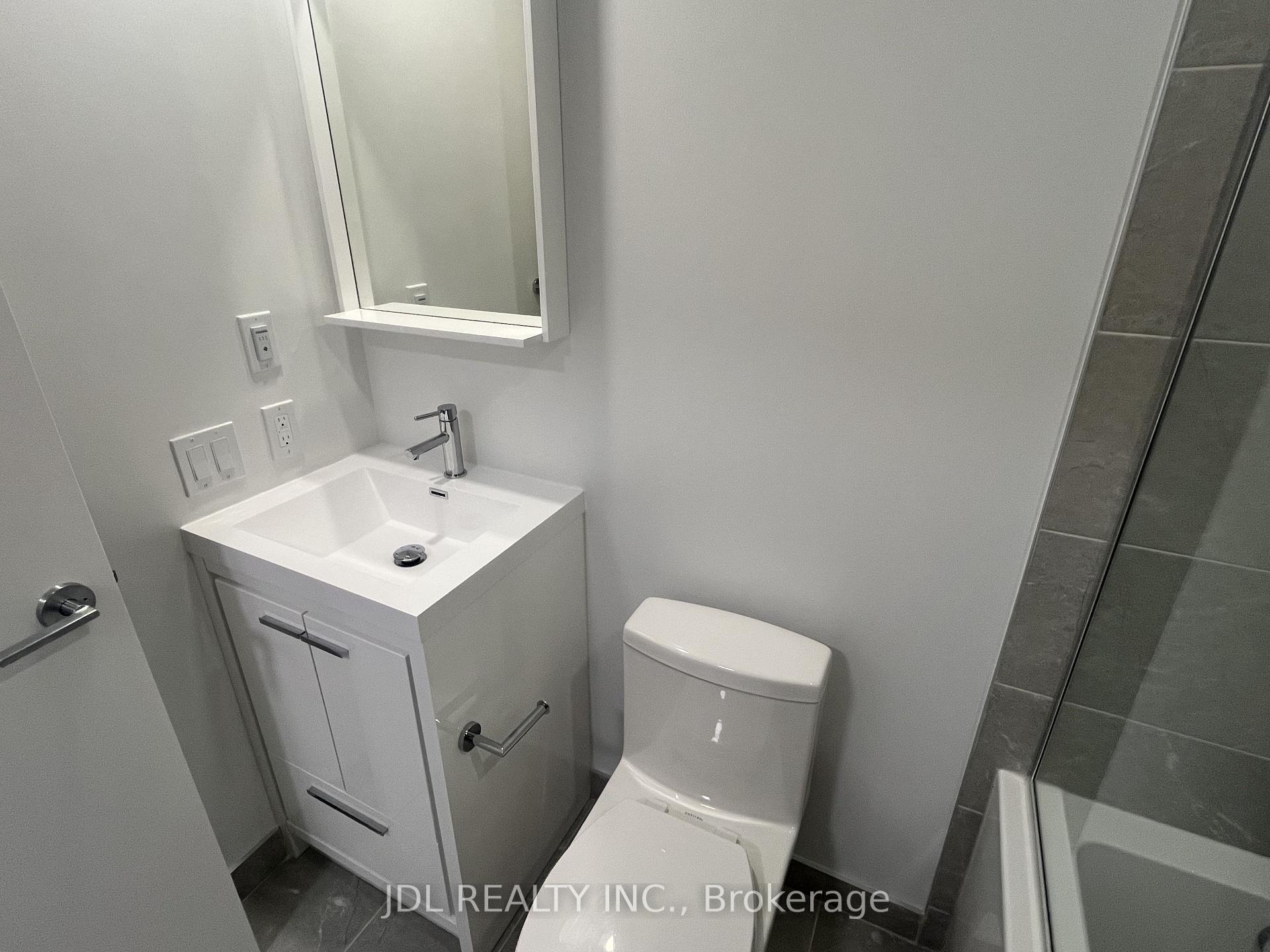 Photo 11 of 21 Meadowdale Road, Vaughan, Vaughan Corporate Centre — HOMEH