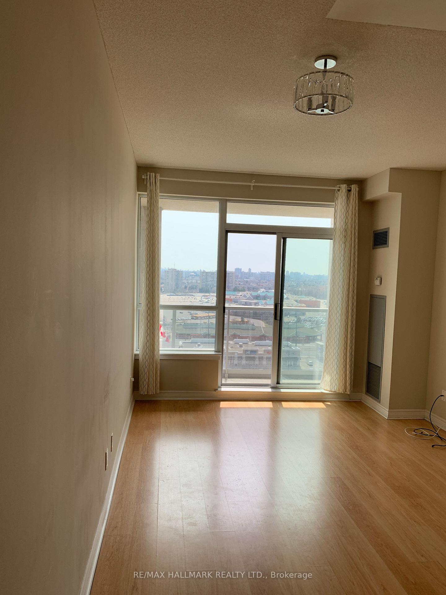 Photo 3 of Unit 1601, 15 North Park Road, Vaughan, Beverley Glen — HOMEH