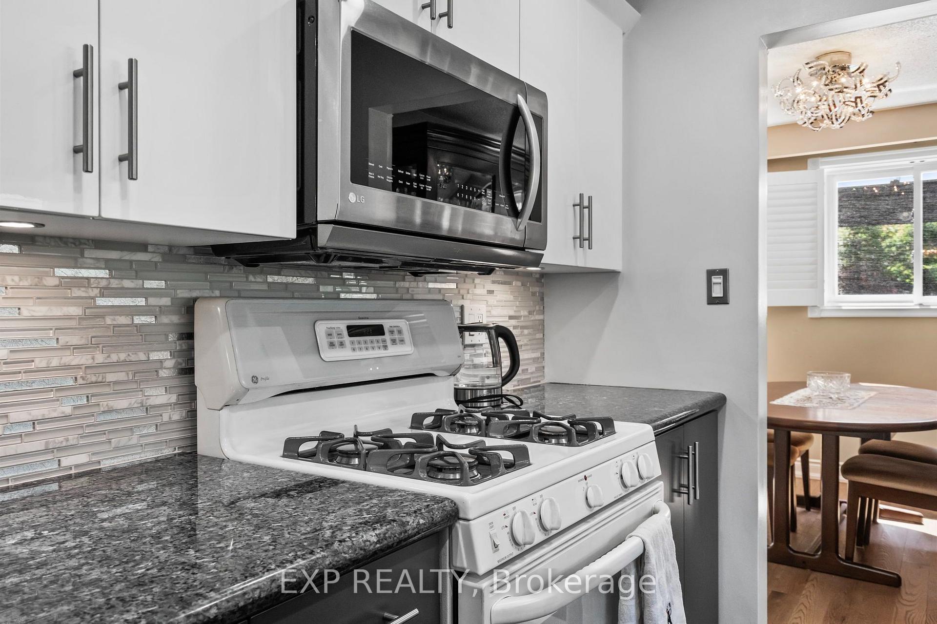 Photo 7 of 171 Simonston Boulevard, Markham, German Mills — HOMEH