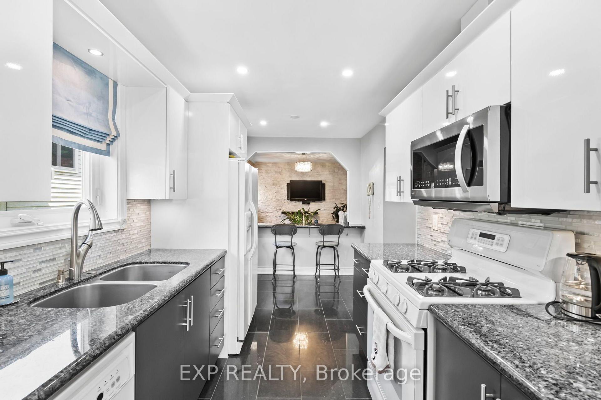 Photo 8 of 171 Simonston Boulevard, Markham, German Mills — HOMEH