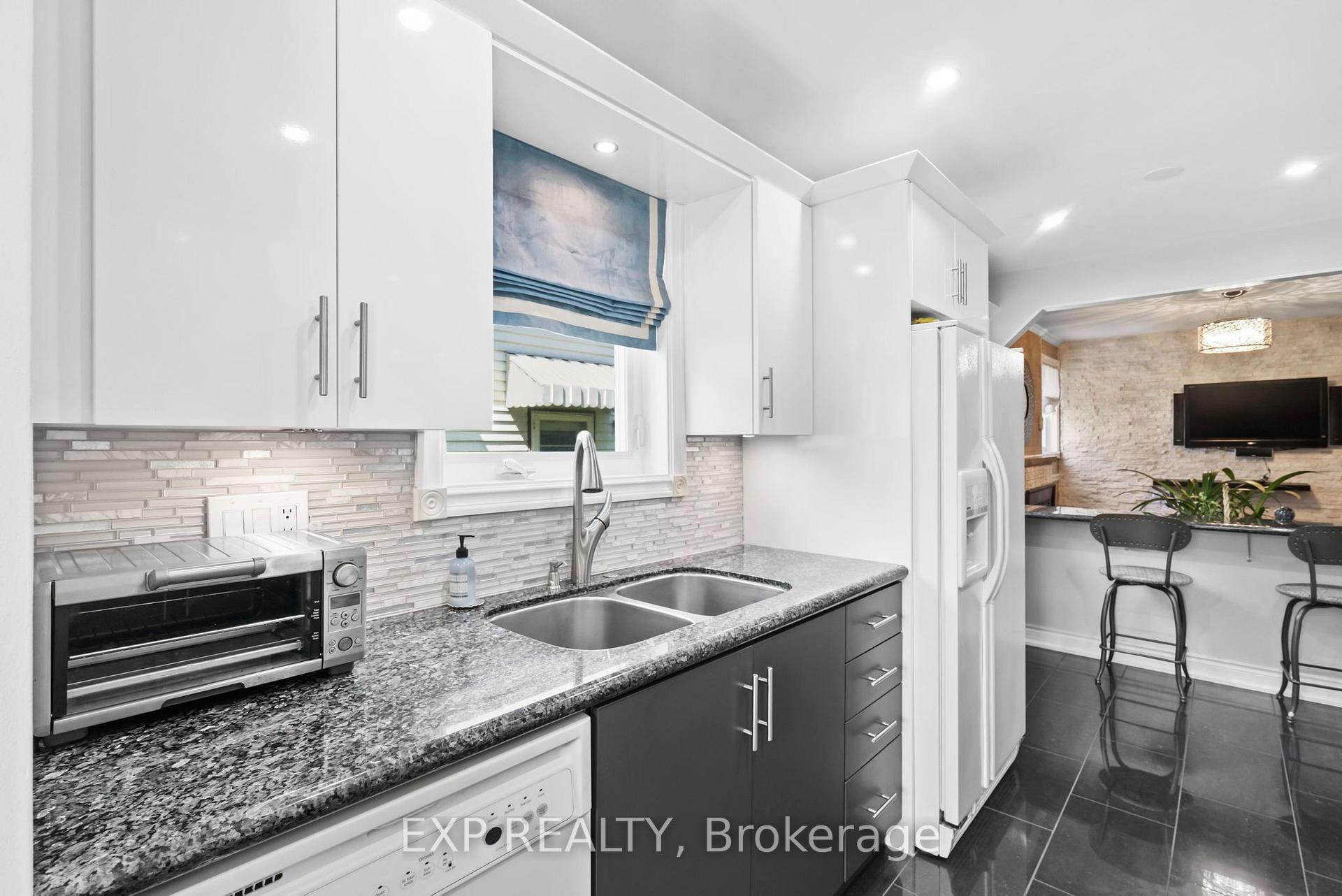 Photo 9 of 171 Simonston Boulevard, Markham, German Mills — HOMEH