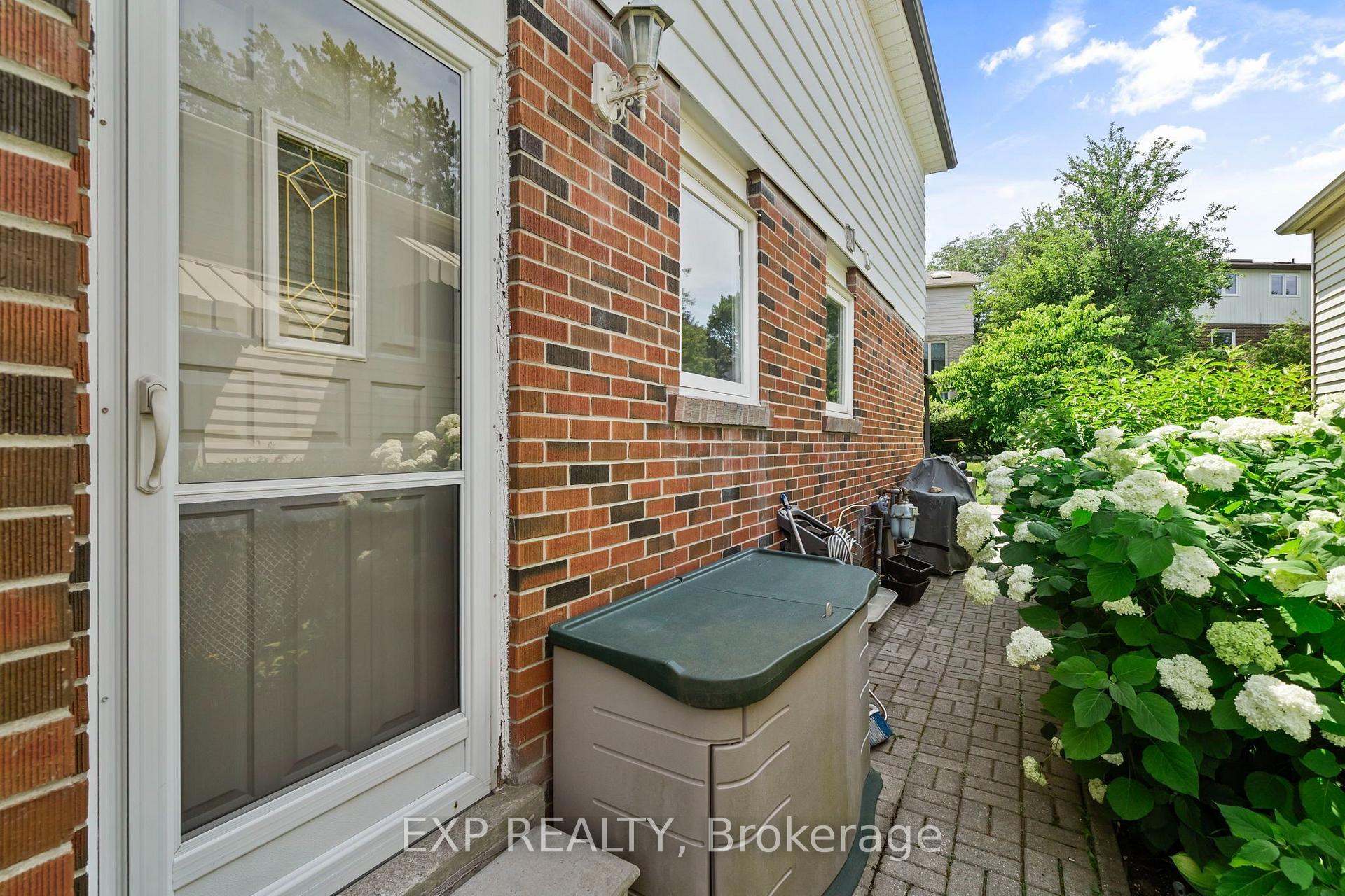 Photo 39 of 171 Simonston Boulevard, Markham, German Mills — HOMEH