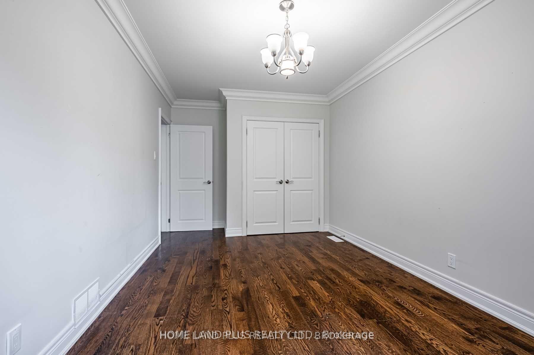 Photo 15 of 66 Munro Boulevard, North York, St. Andrew-Windfields — HOMEH