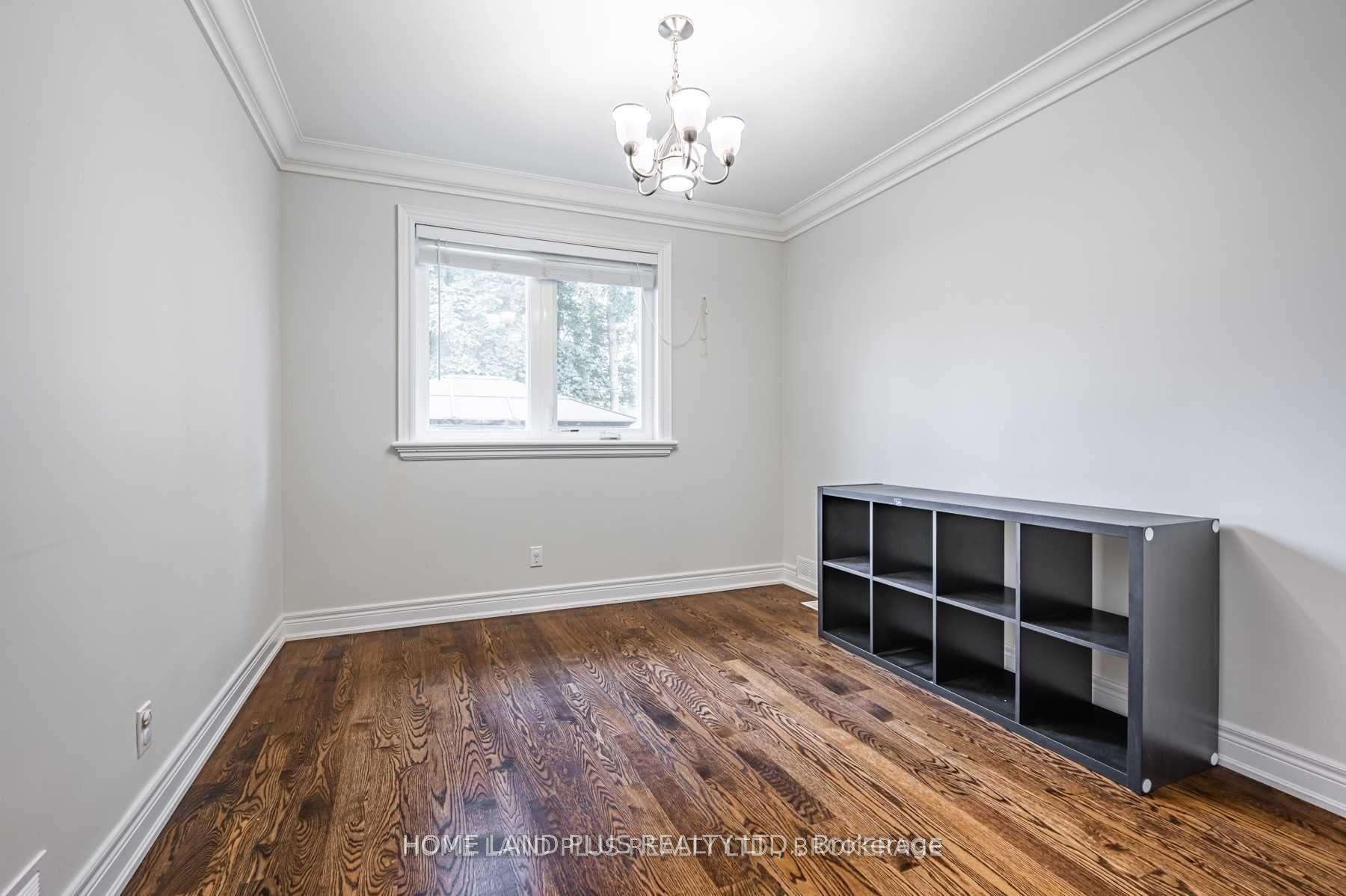 Photo 16 of 66 Munro Boulevard, North York, St. Andrew-Windfields — HOMEH