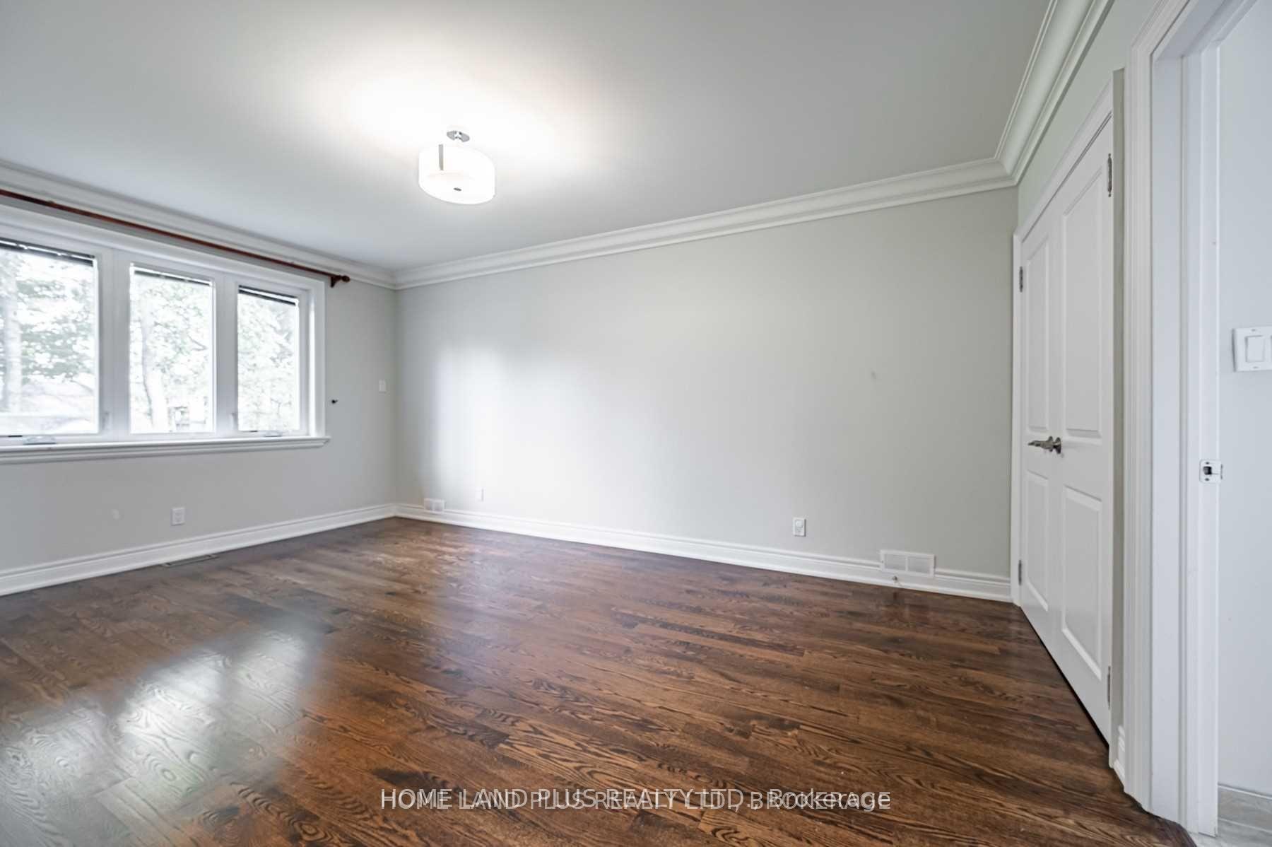 Photo 18 of 66 Munro Boulevard, North York, St. Andrew-Windfields — HOMEH
