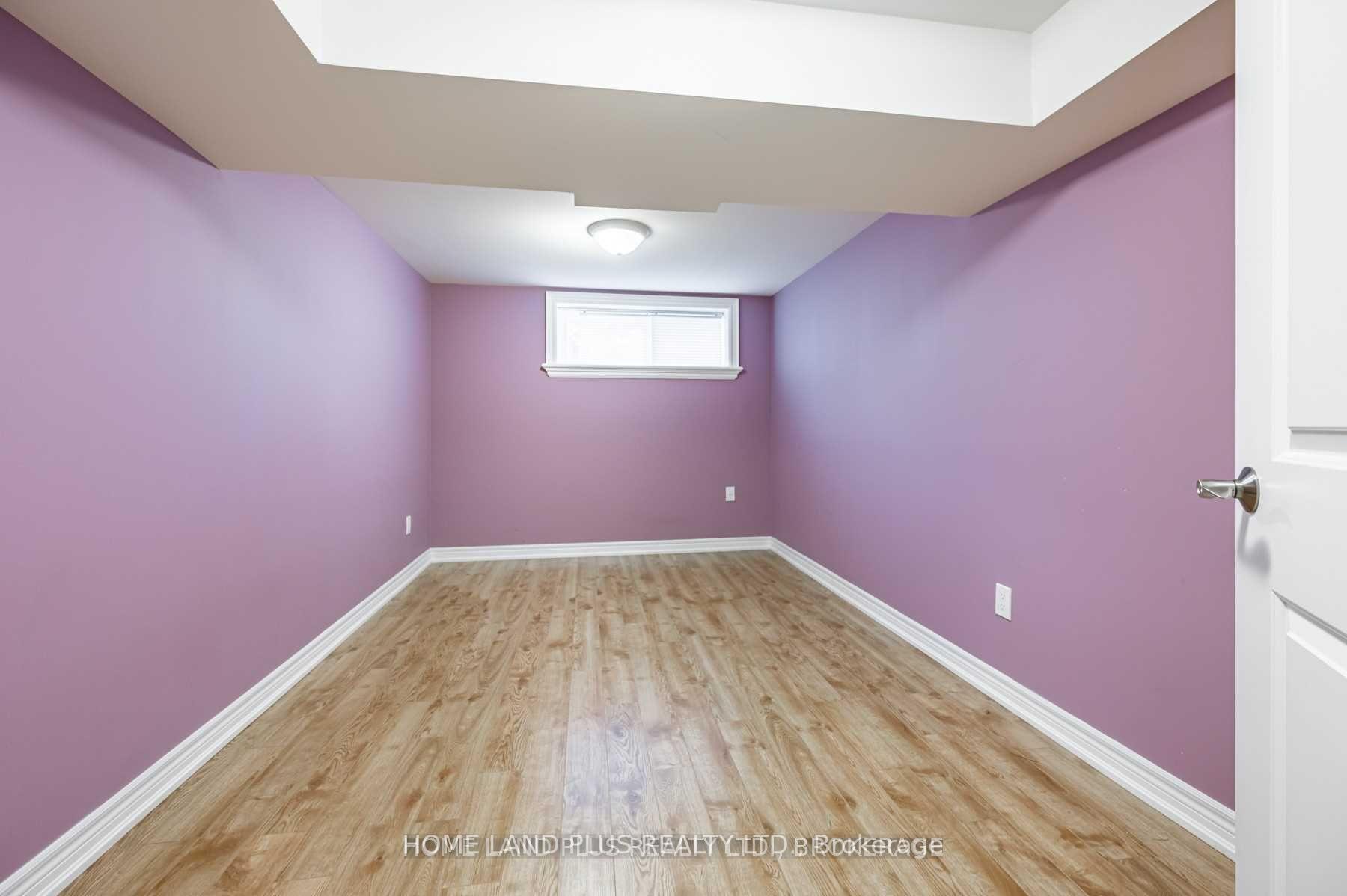 Photo 28 of 66 Munro Boulevard, North York, St. Andrew-Windfields — HOMEH