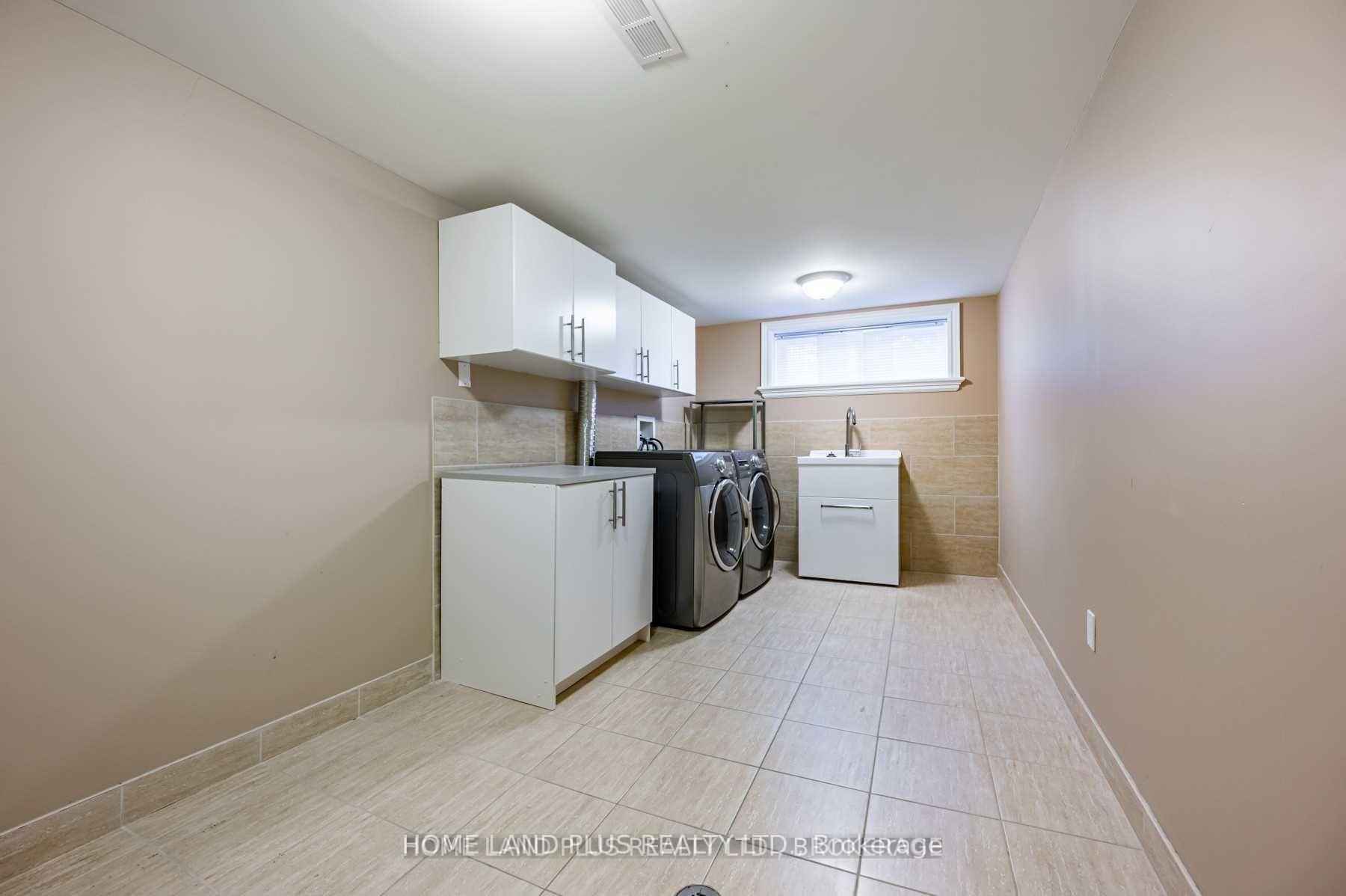 Photo 30 of 66 Munro Boulevard, North York, St. Andrew-Windfields — HOMEH