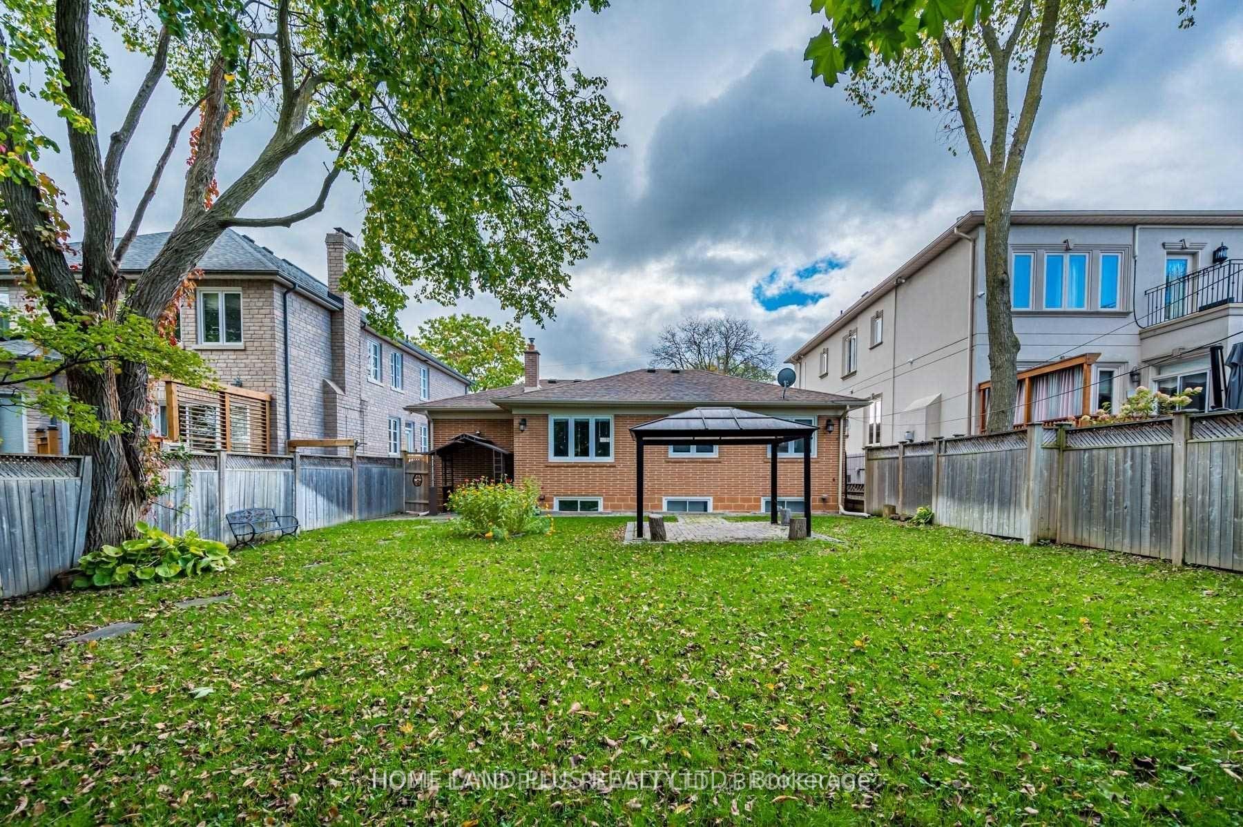 Photo 33 of 66 Munro Boulevard, North York, St. Andrew-Windfields — HOMEH