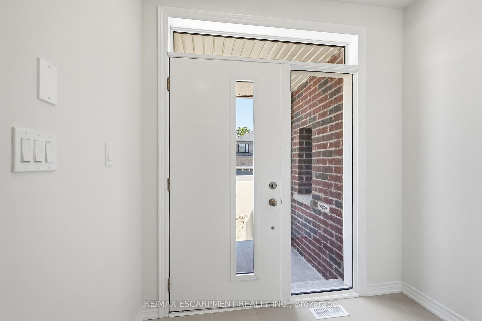 Photo 6 of 21 Chapman Road, Brant, Paris — HOMEH