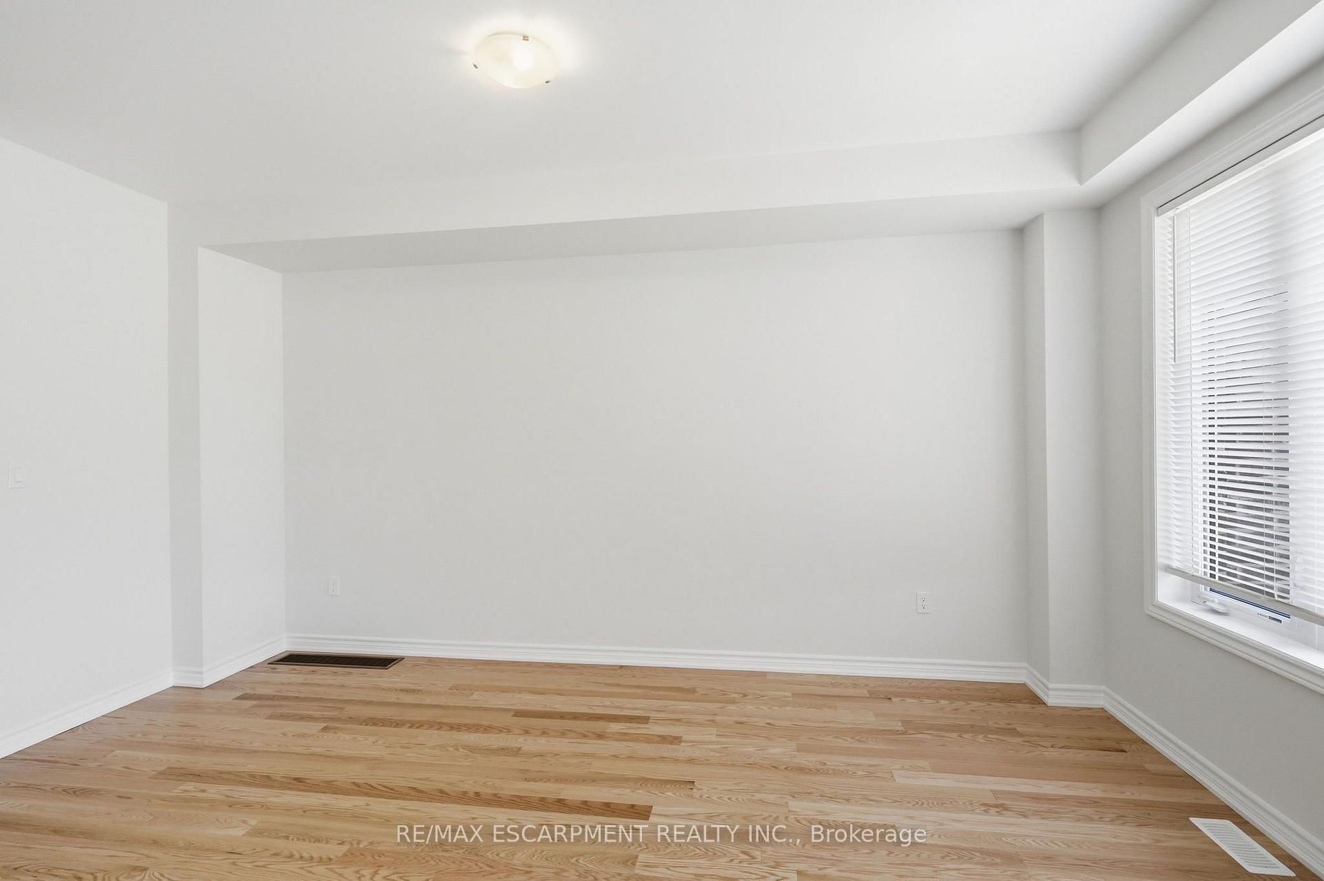 Photo 13 of 21 Chapman Road, Brant, Paris — HOMEH