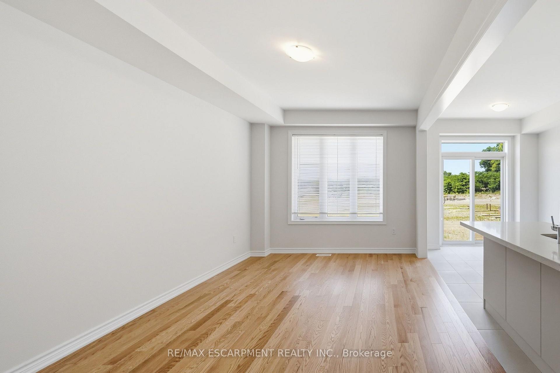 Photo 16 of 21 Chapman Road, Brant, Paris — HOMEH