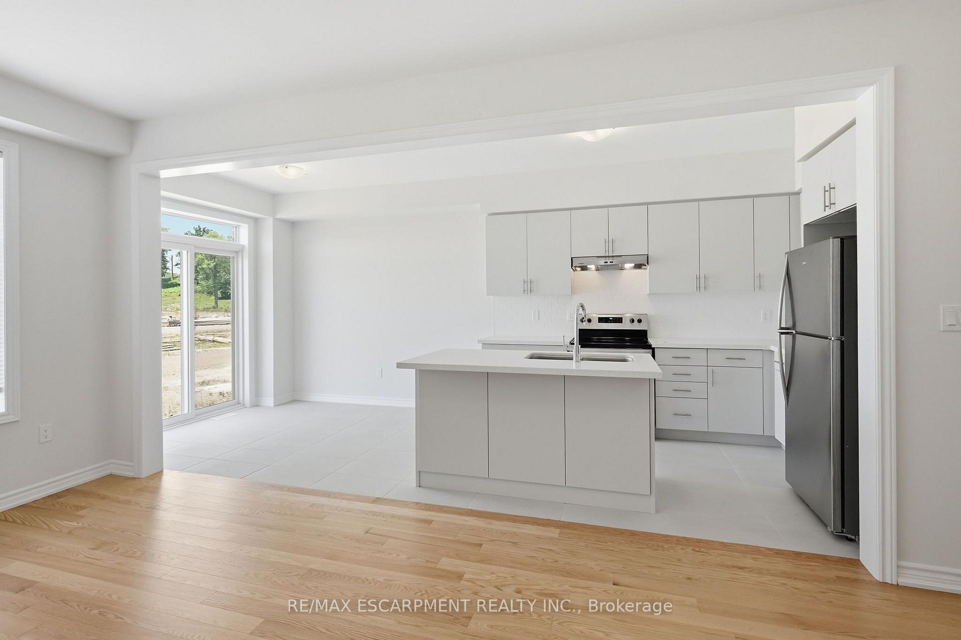 Photo 17 of 21 Chapman Road, Brant, Paris — HOMEH