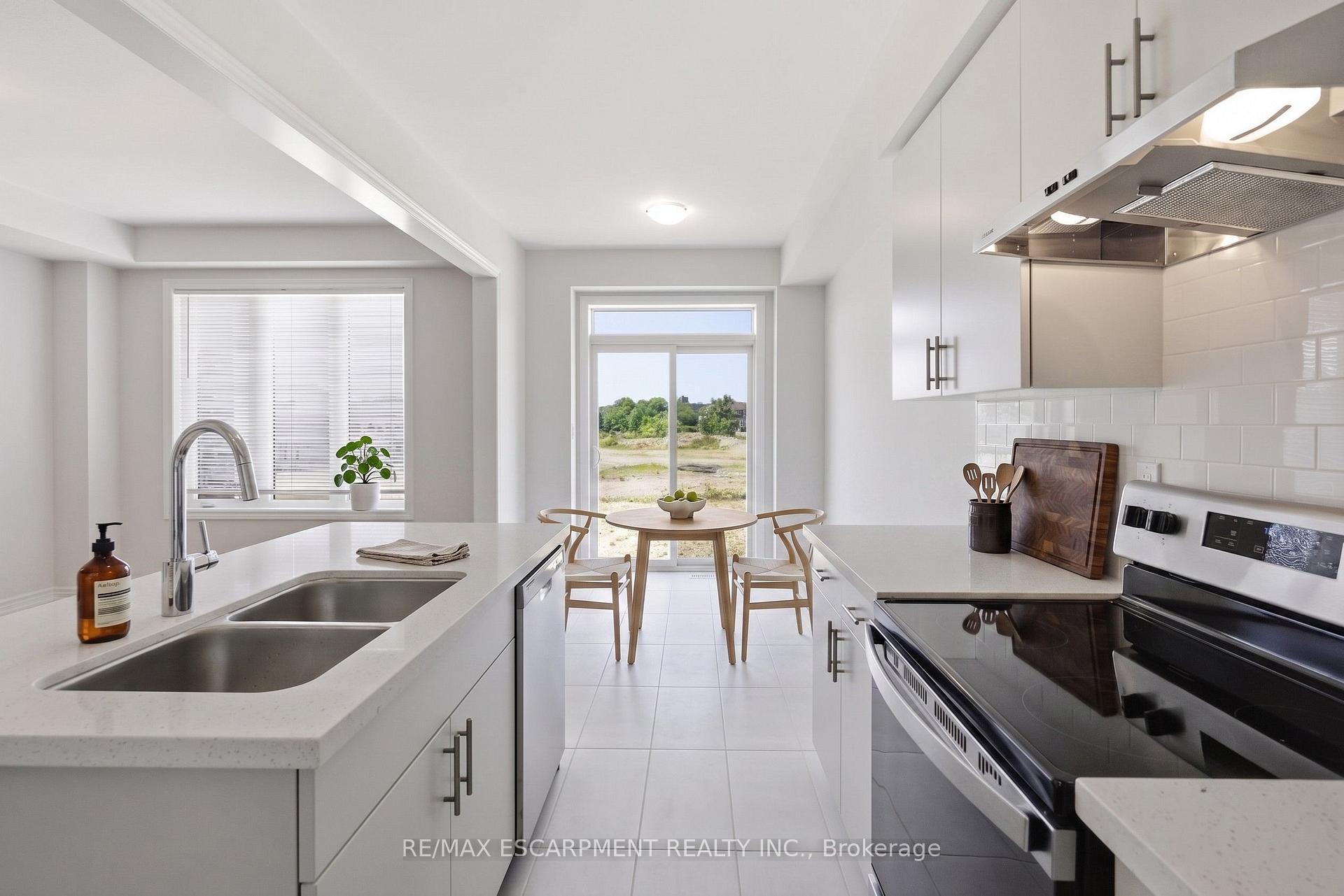 Photo 20 of 21 Chapman Road, Brant, Paris — HOMEH