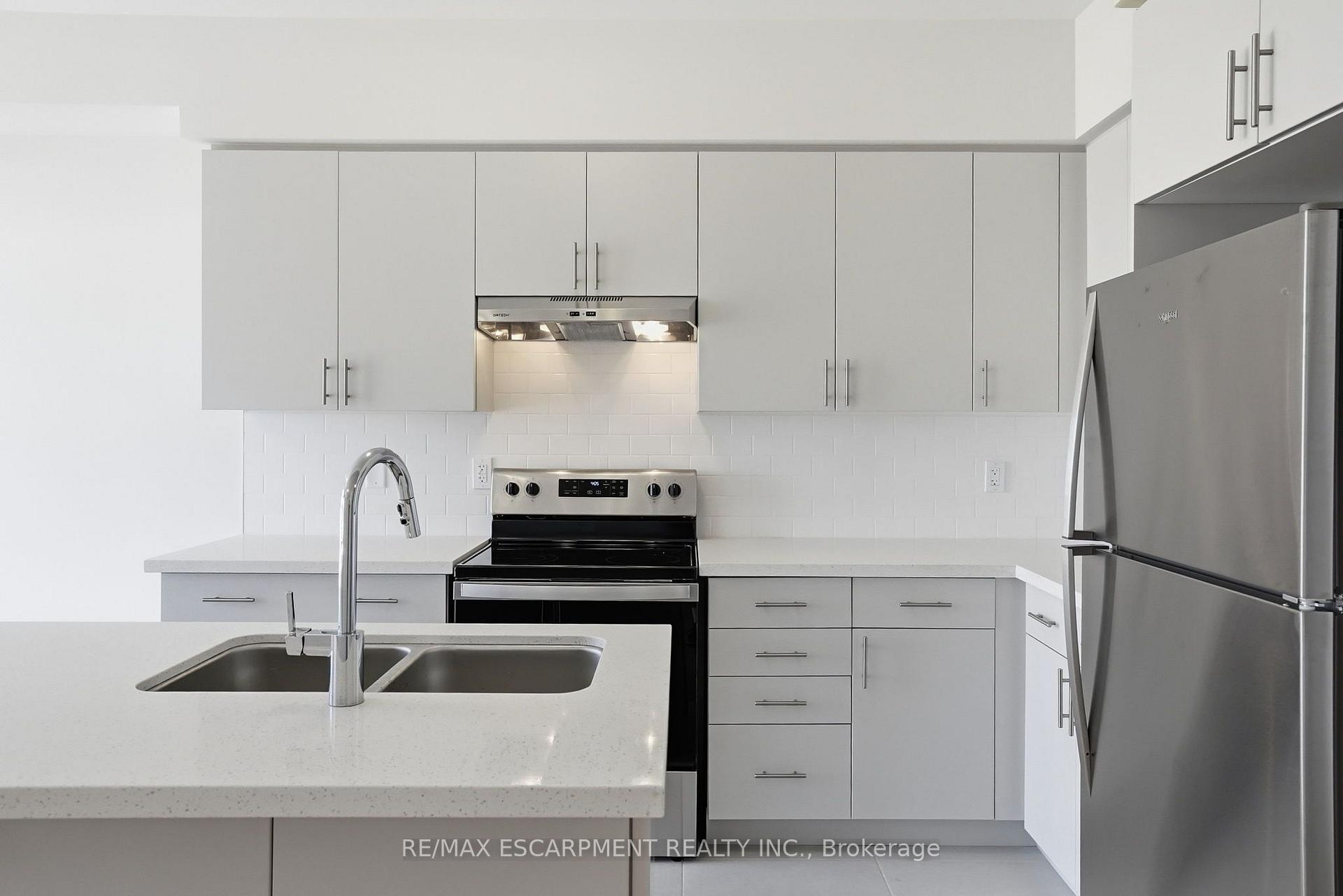 Photo 24 of 21 Chapman Road, Brant, Paris — HOMEH