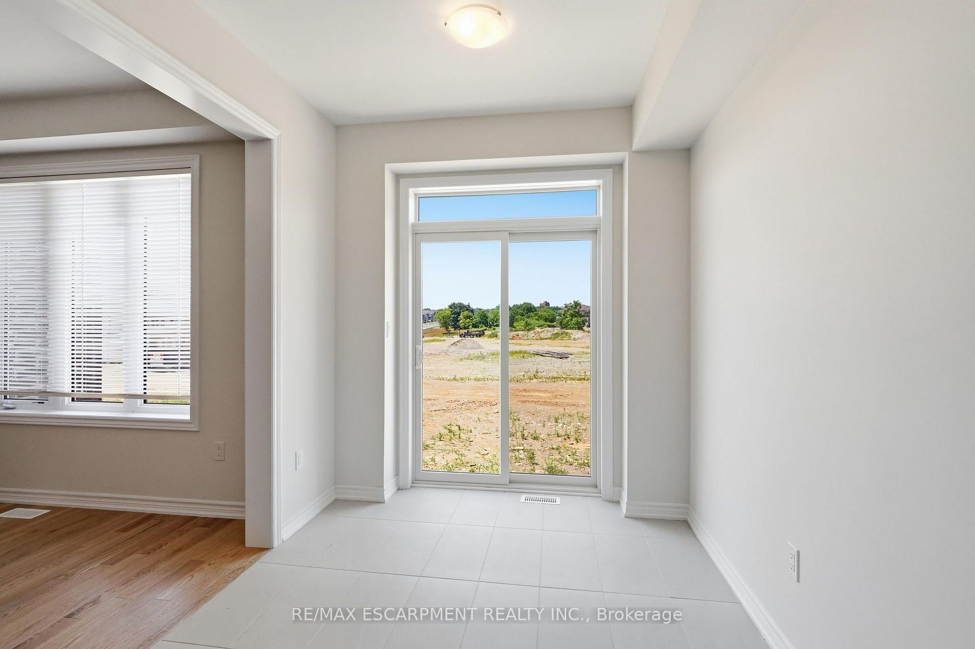 Photo 25 of 21 Chapman Road, Brant, Paris — HOMEH