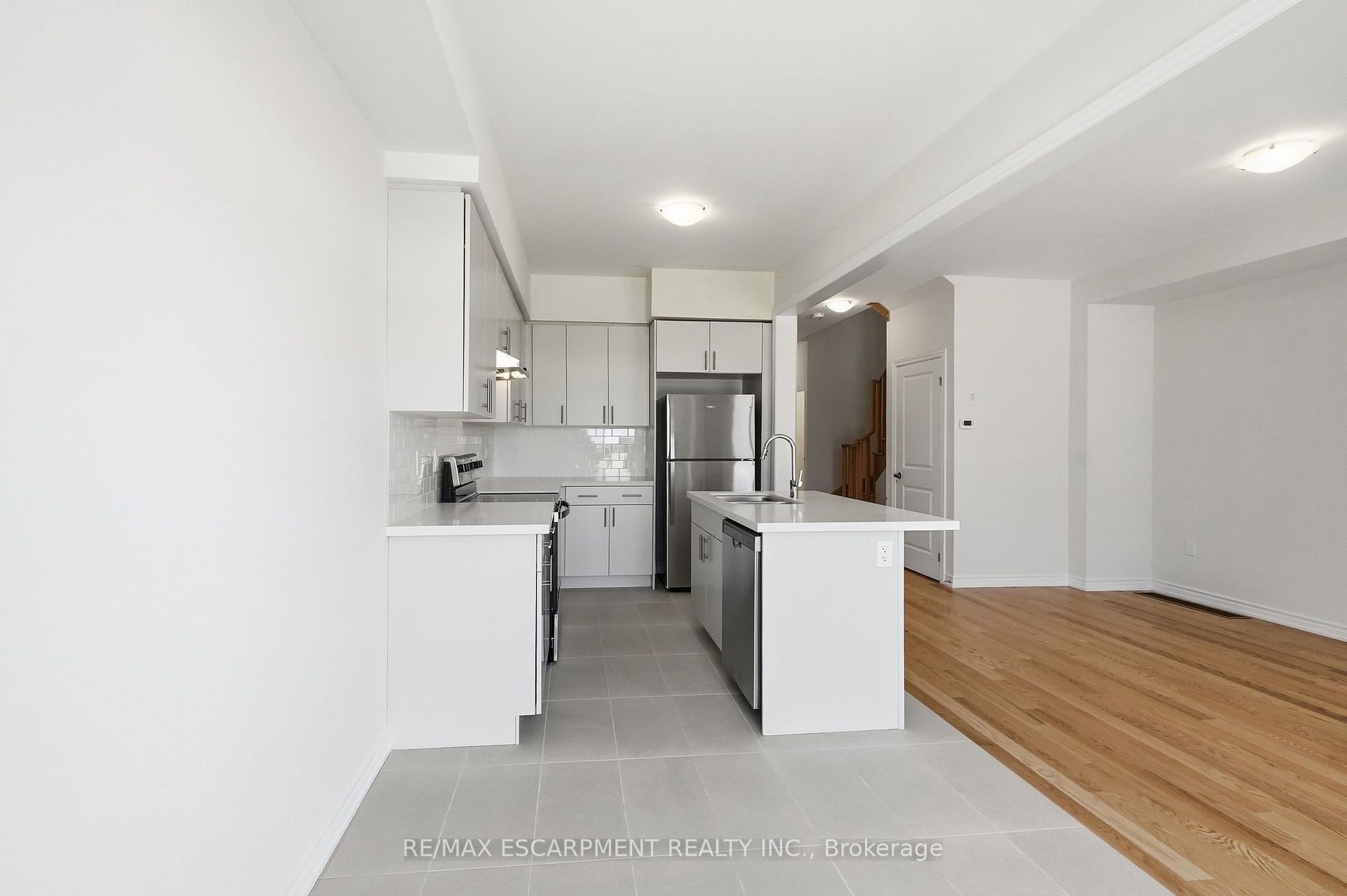 Photo 26 of 21 Chapman Road, Brant, Paris — HOMEH