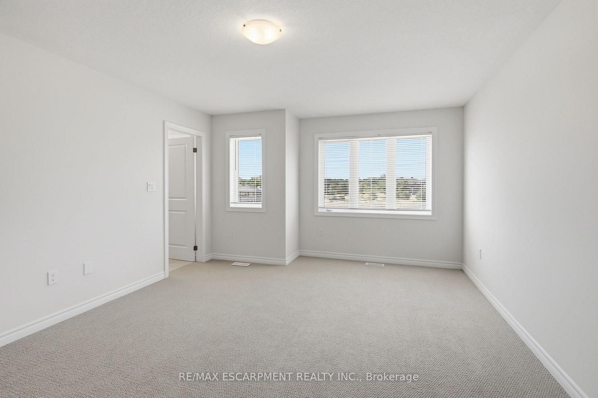 Photo 30 of 21 Chapman Road, Brant, Paris — HOMEH