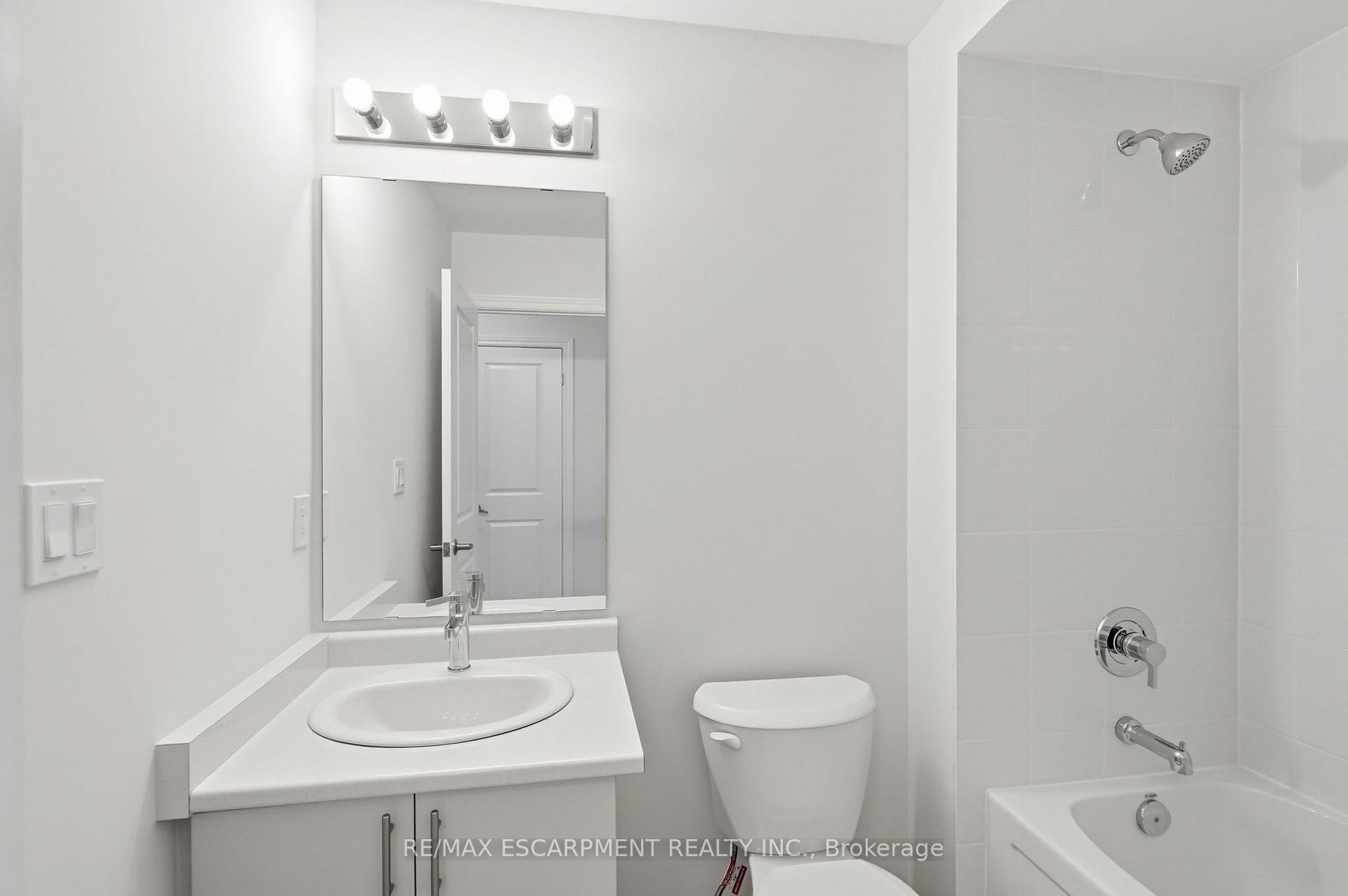 Photo 34 of 21 Chapman Road, Brant, Paris — HOMEH