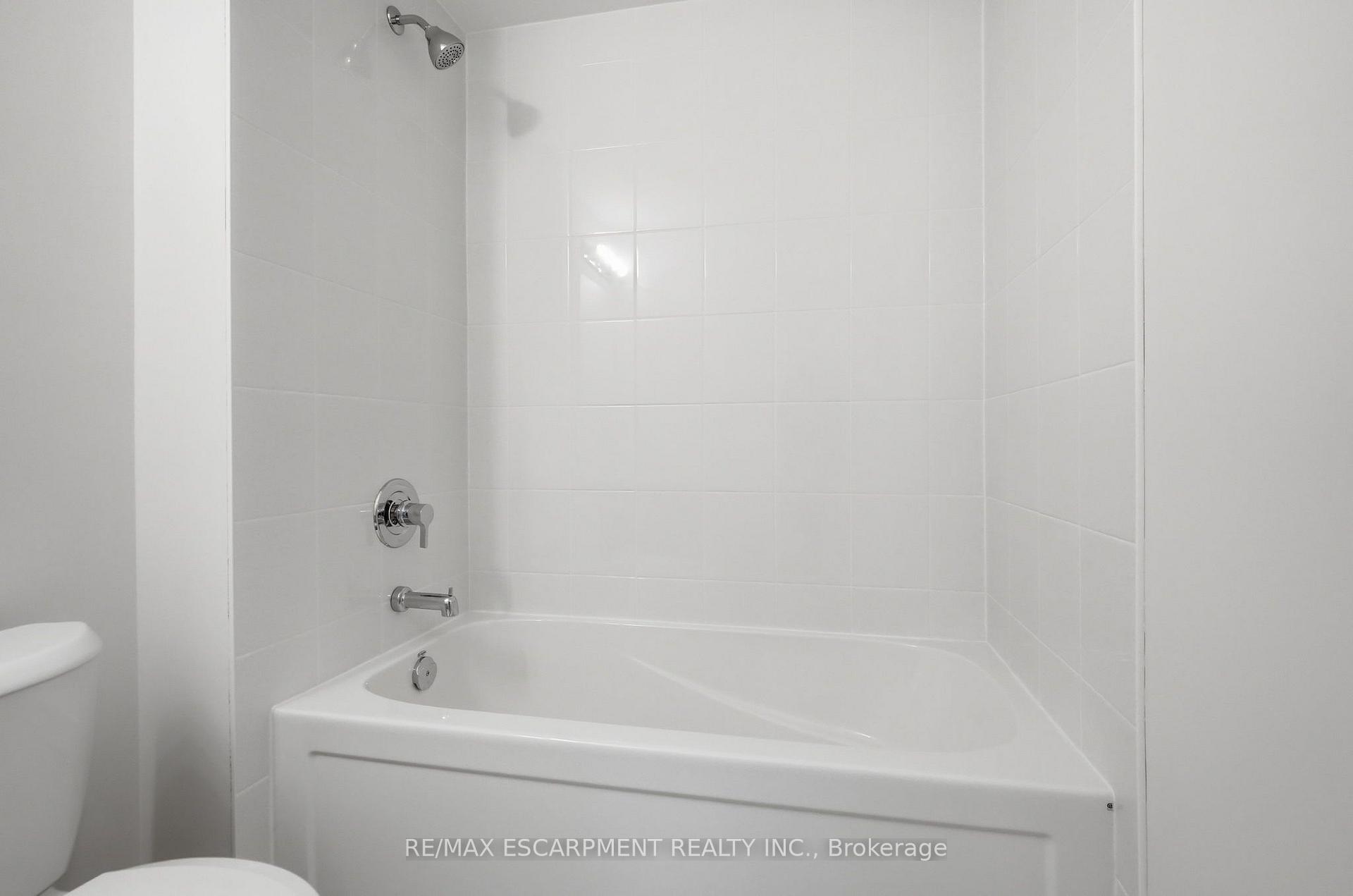 Photo 35 of 21 Chapman Road, Brant, Paris — HOMEH