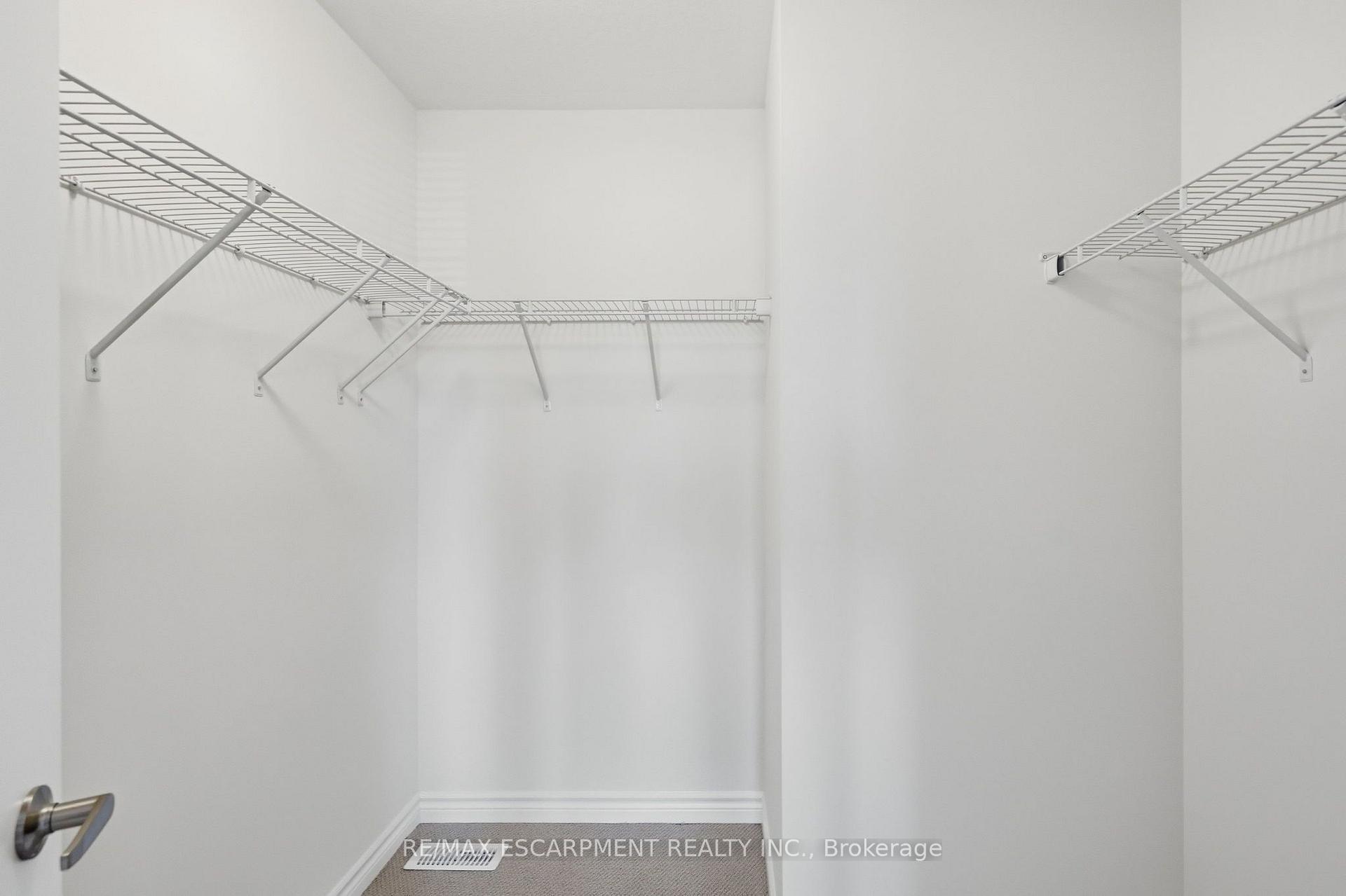 Photo 38 of 21 Chapman Road, Brant, Paris — HOMEH