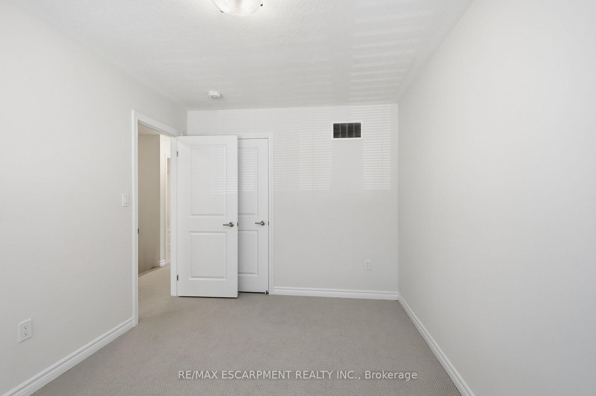 Photo 41 of 21 Chapman Road, Brant, Paris — HOMEH