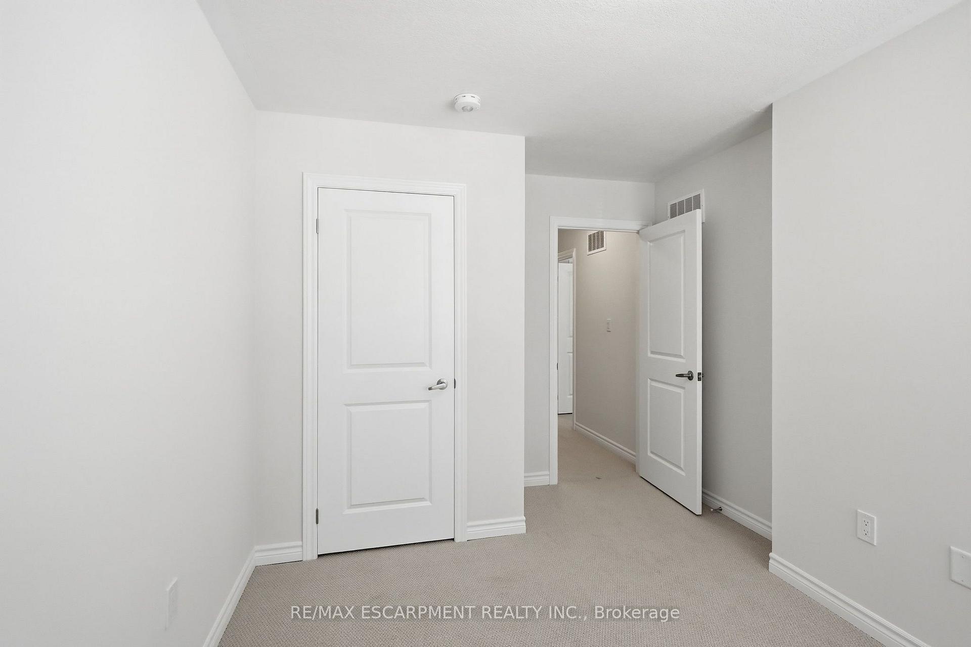 Photo 48 of 21 Chapman Road, Brant, Paris — HOMEH