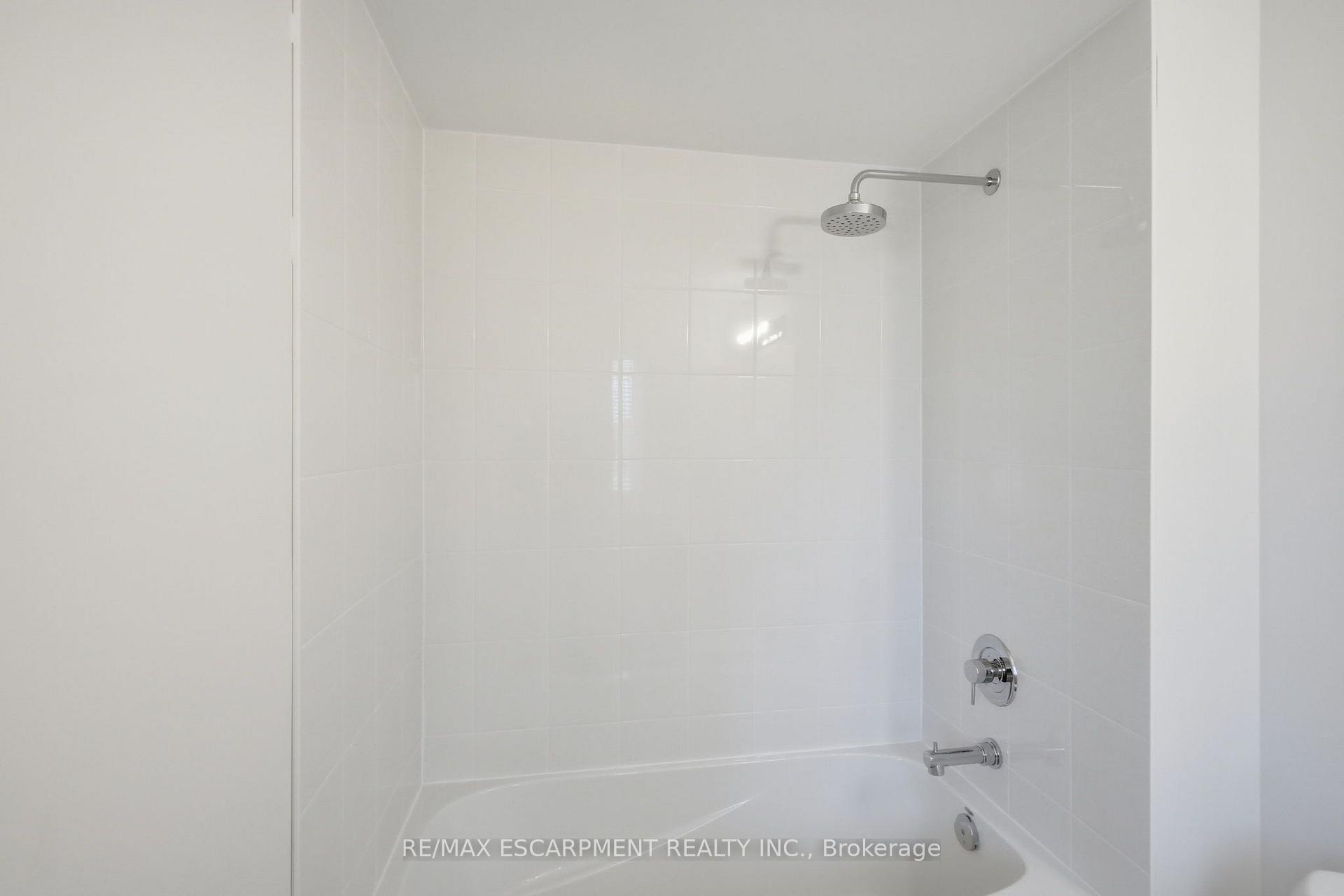 Photo 49 of 21 Chapman Road, Brant, Paris — HOMEH