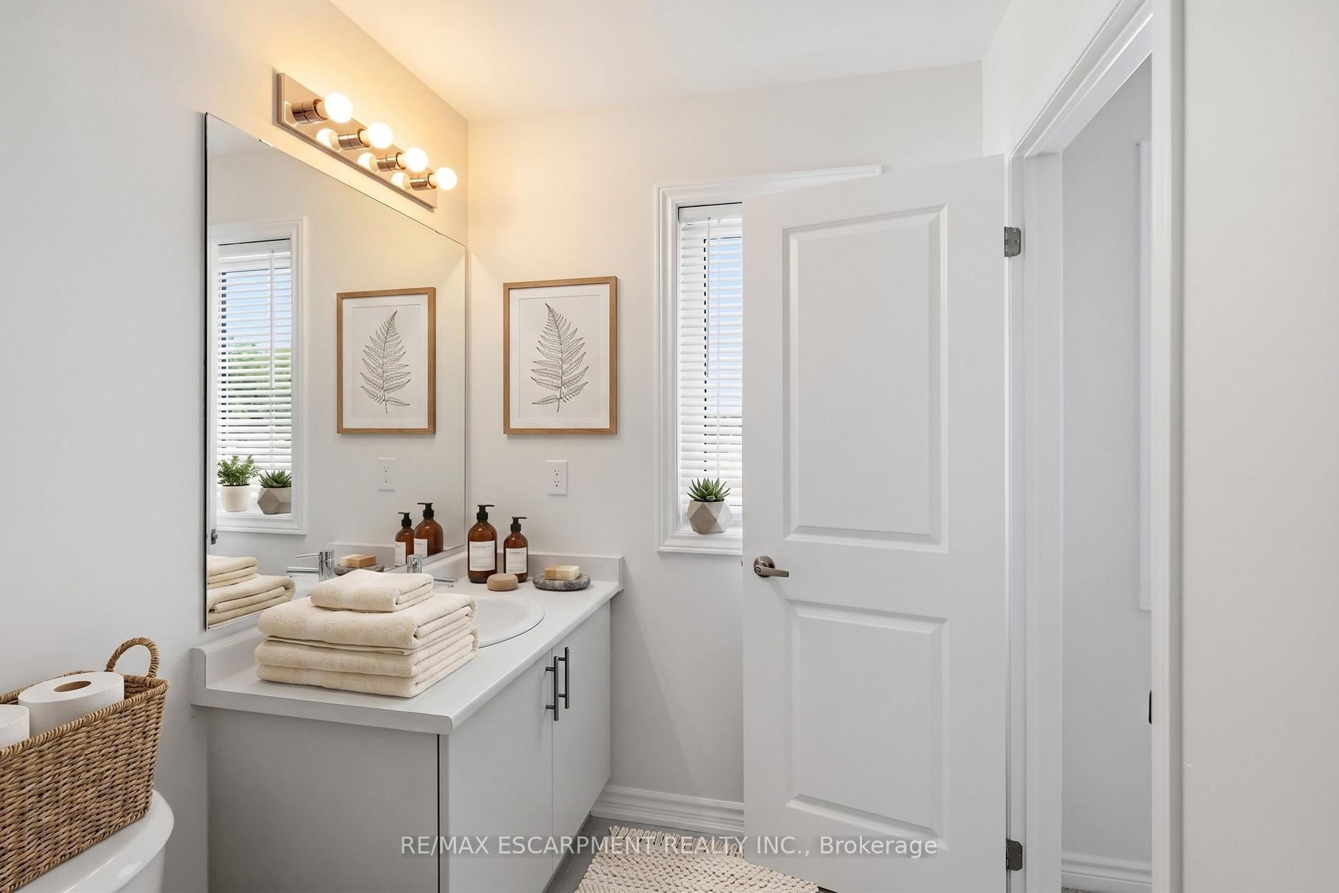 Photo 50 of 21 Chapman Road, Brant, Paris — HOMEH