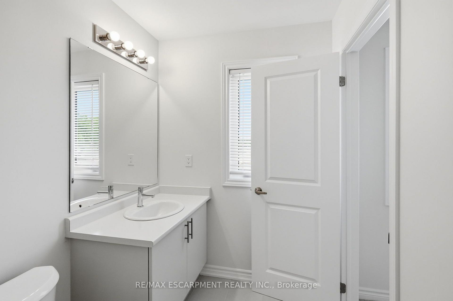 Photo 51 of 21 Chapman Road, Brant, Paris — HOMEH