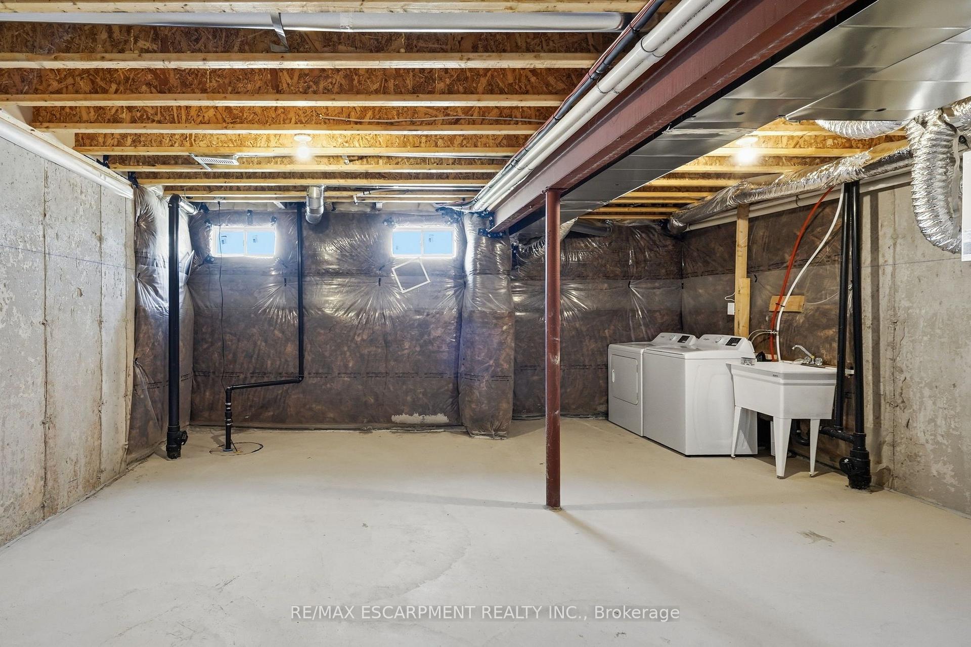 Photo 52 of 21 Chapman Road, Brant, Paris — HOMEH
