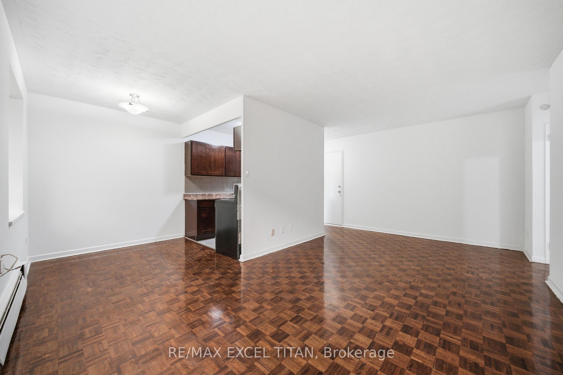 Photo 10 of Unit 108, 2895 Bathurst Street, Toronto, Bedford Park-Nortown — HOMEH
